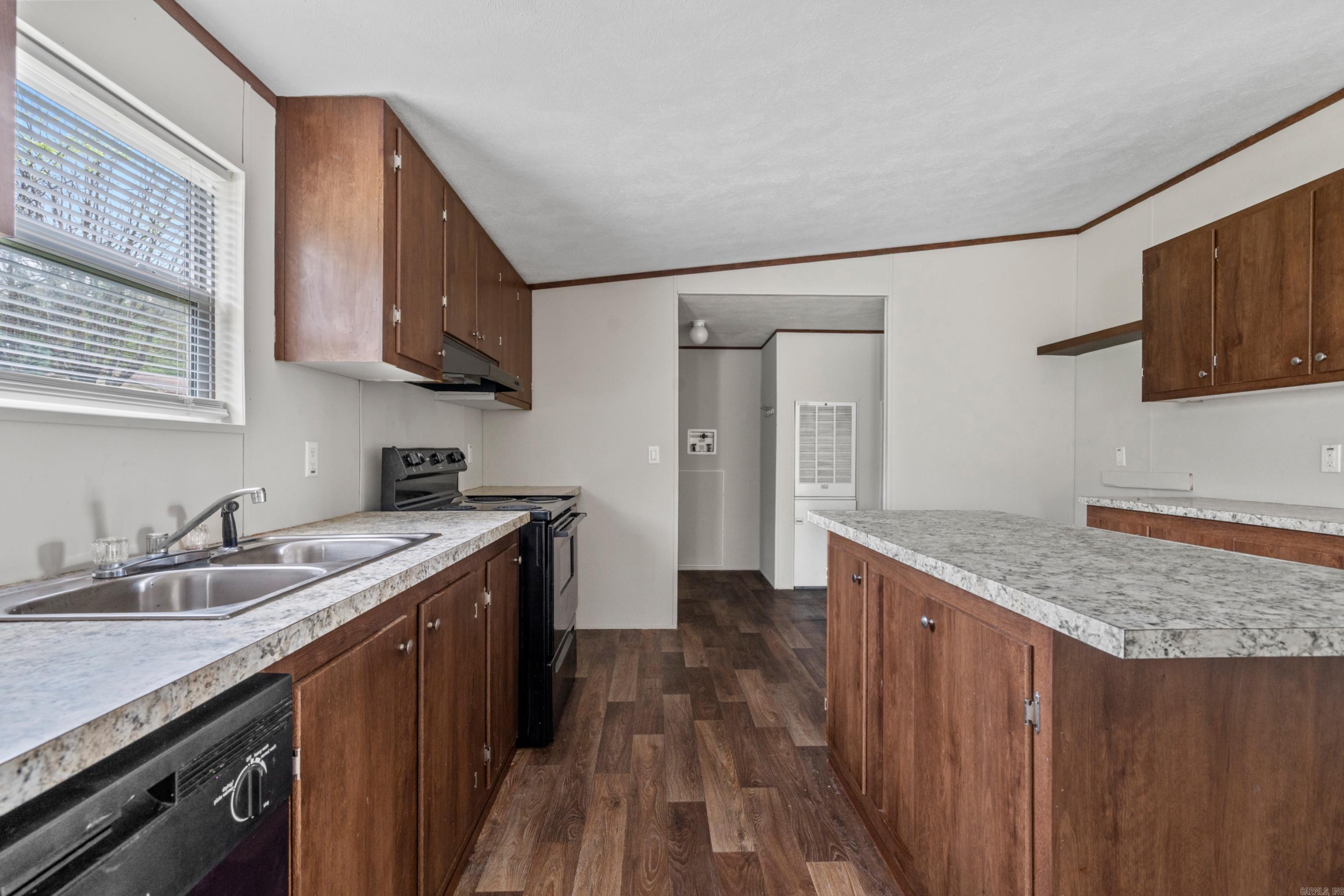 WHITTEN - Residential