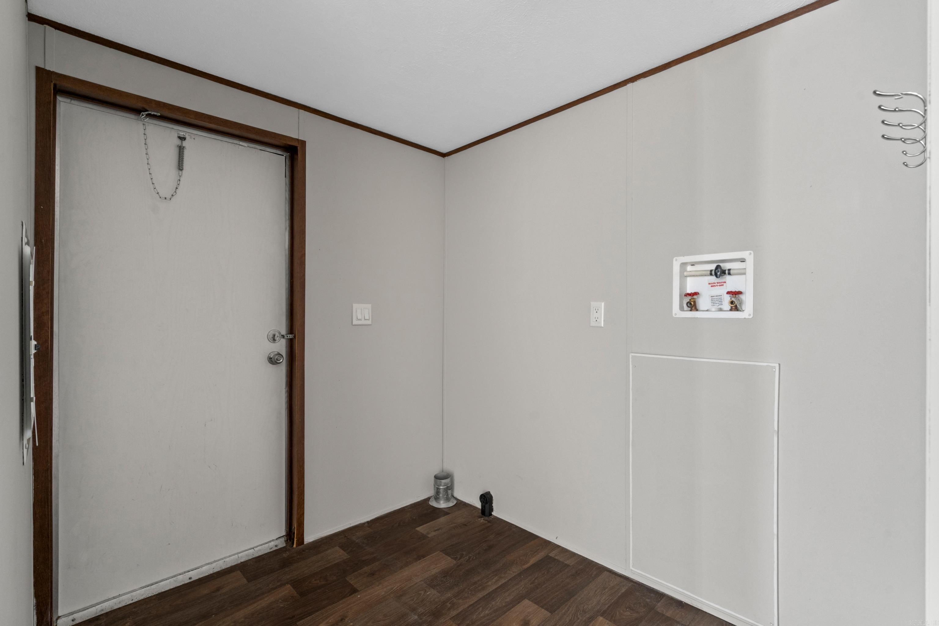 WHITTEN - Residential