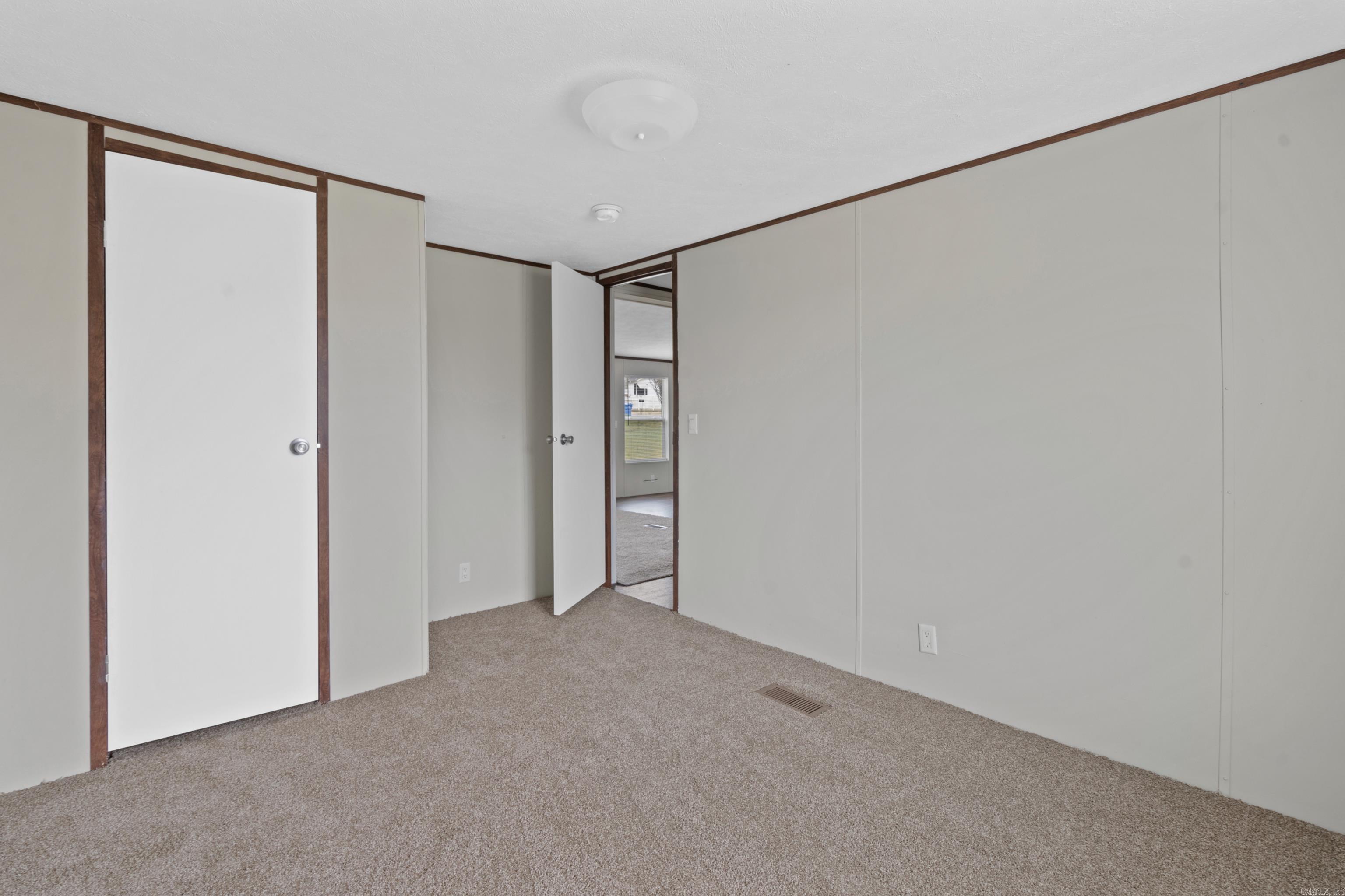 WHITTEN - Residential