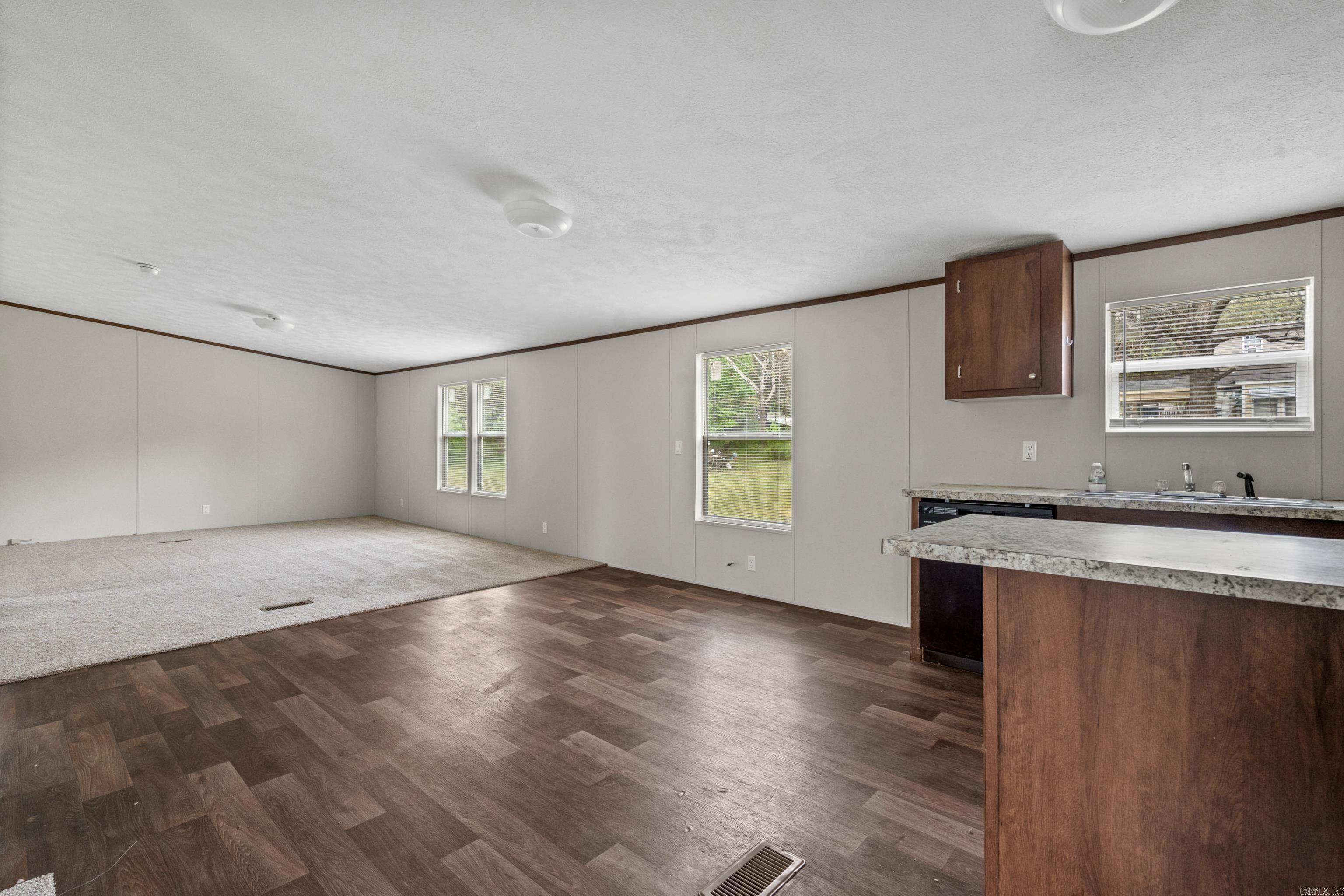 WHITTEN - Residential