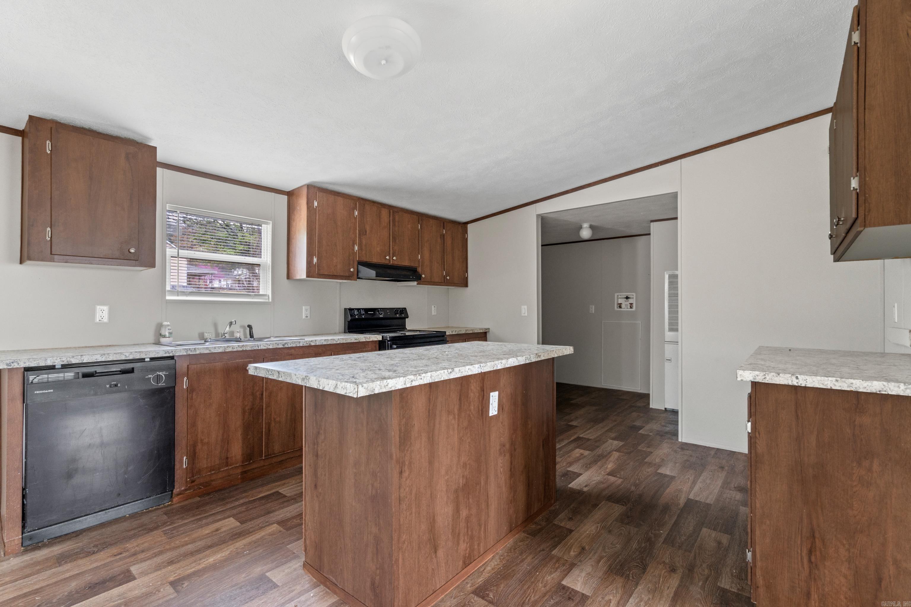 WHITTEN - Residential