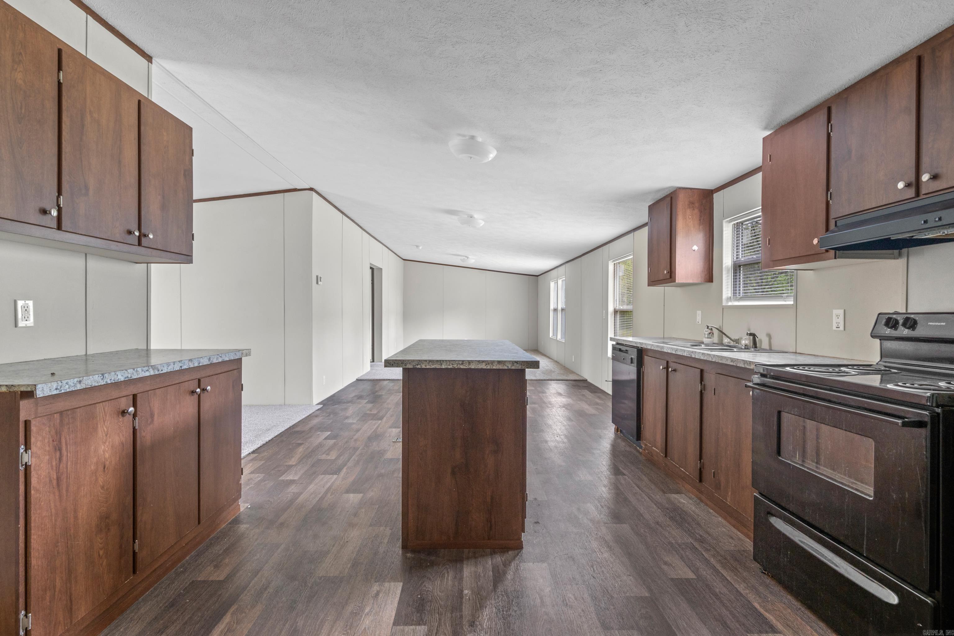 WHITTEN - Residential