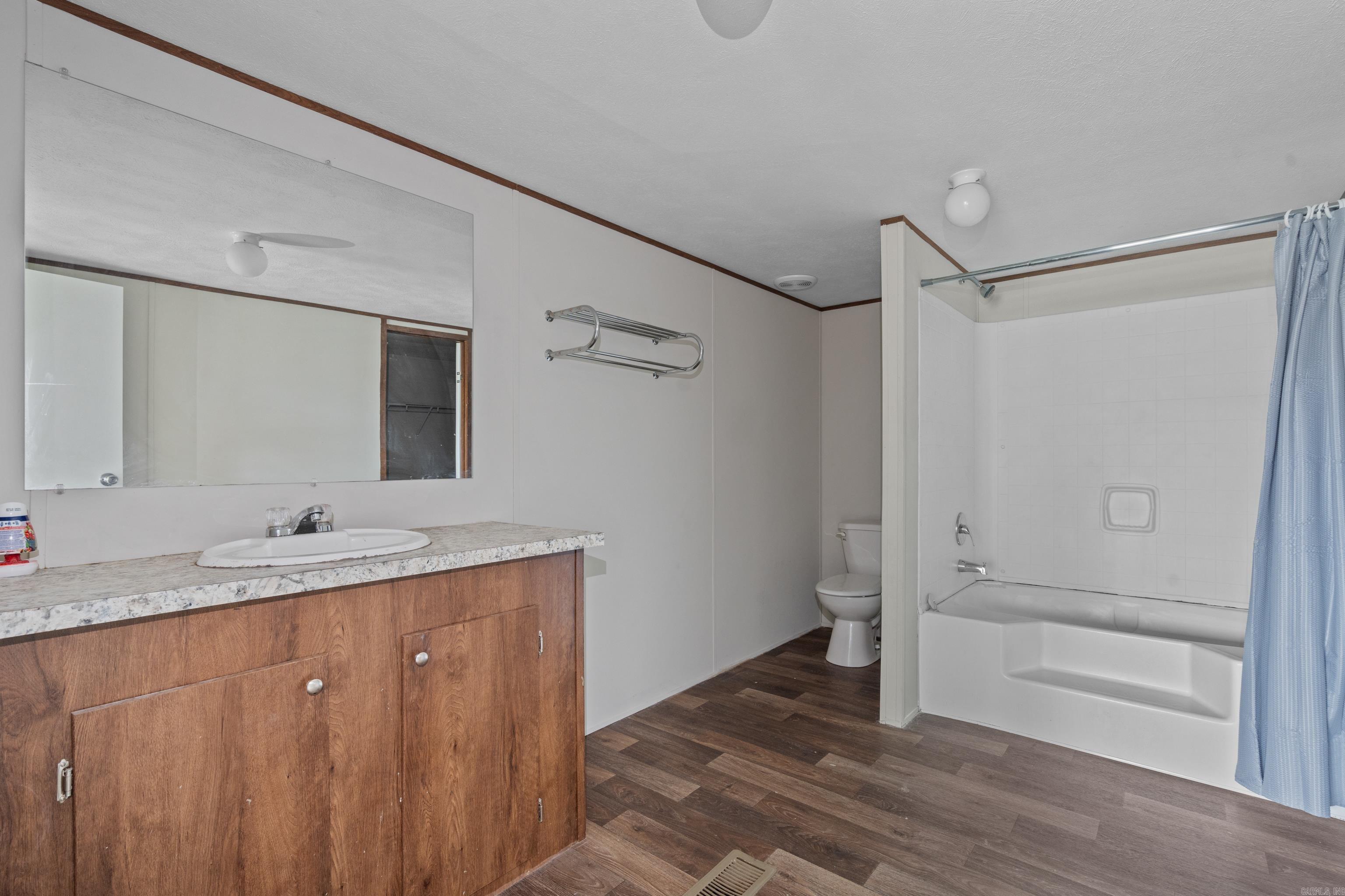 WHITTEN - Residential