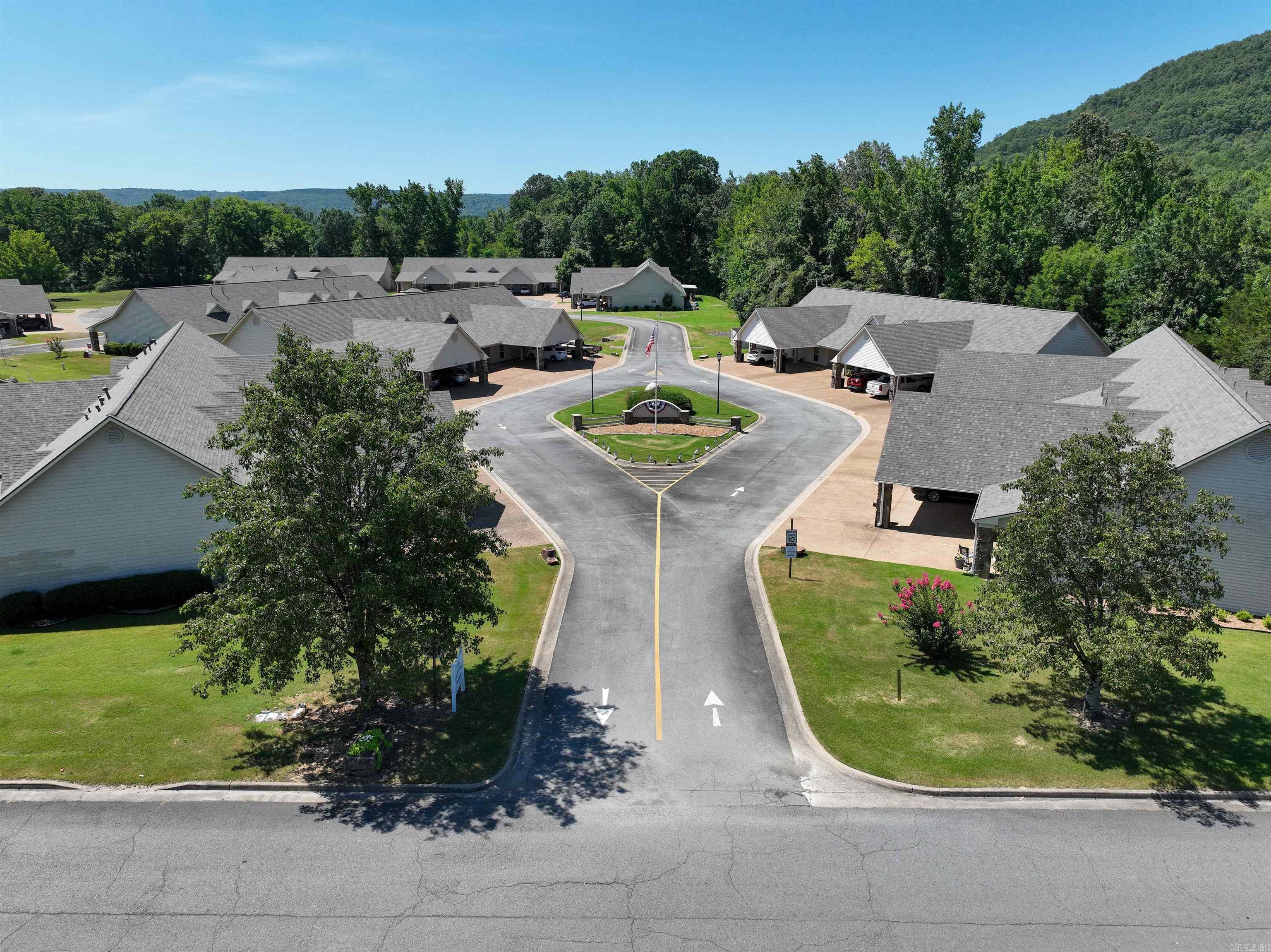 VILLAS AT SOUTHRIDGE VILLAGE H.P - Residential