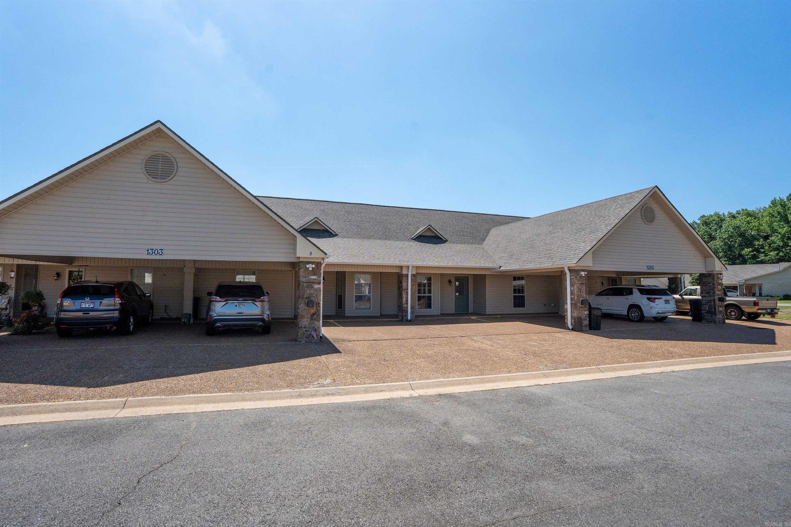 VILLAS AT SOUTHRIDGE VILLAGE H.P - Residential