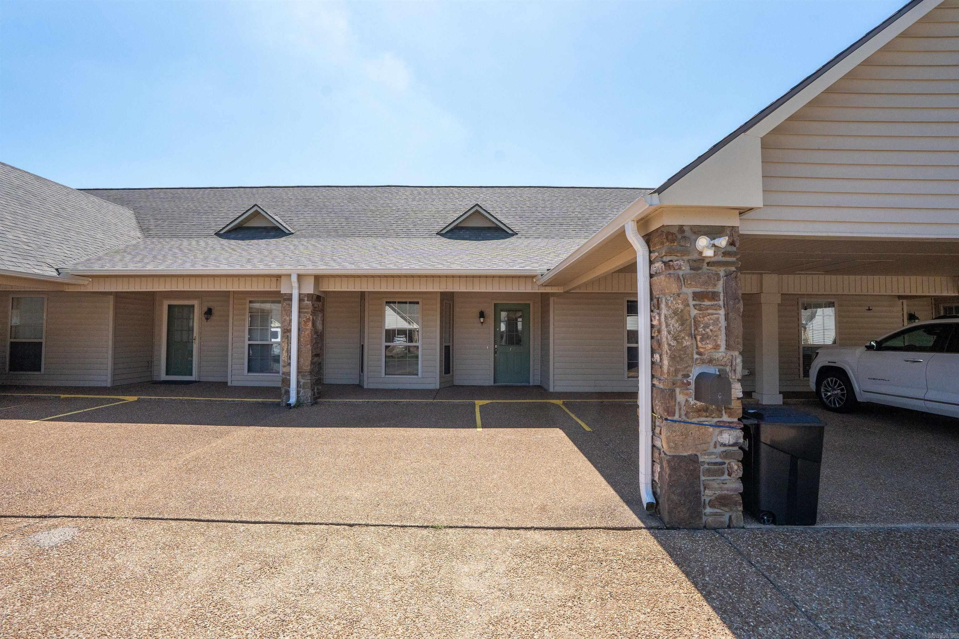 VILLAS AT SOUTHRIDGE VILLAGE H.P - Residential