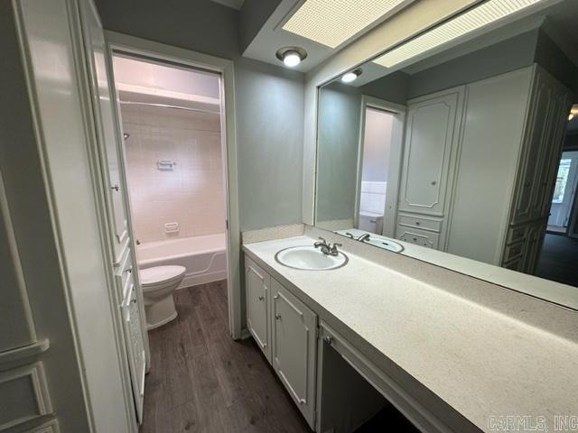 OT HICKS & REYNOLDS - Residential