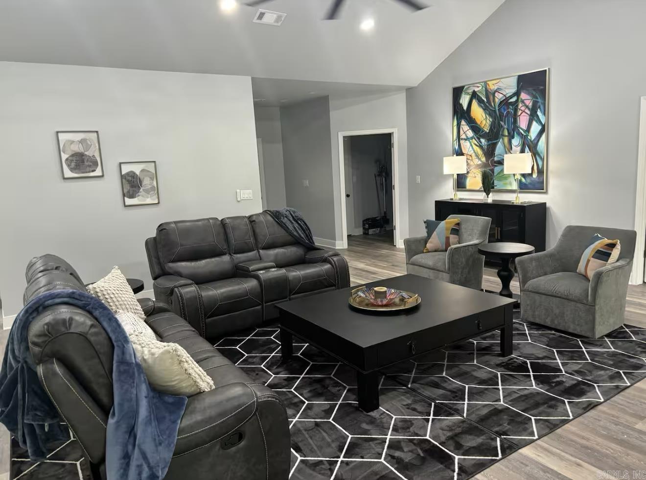 Ridge Way Place - Residential