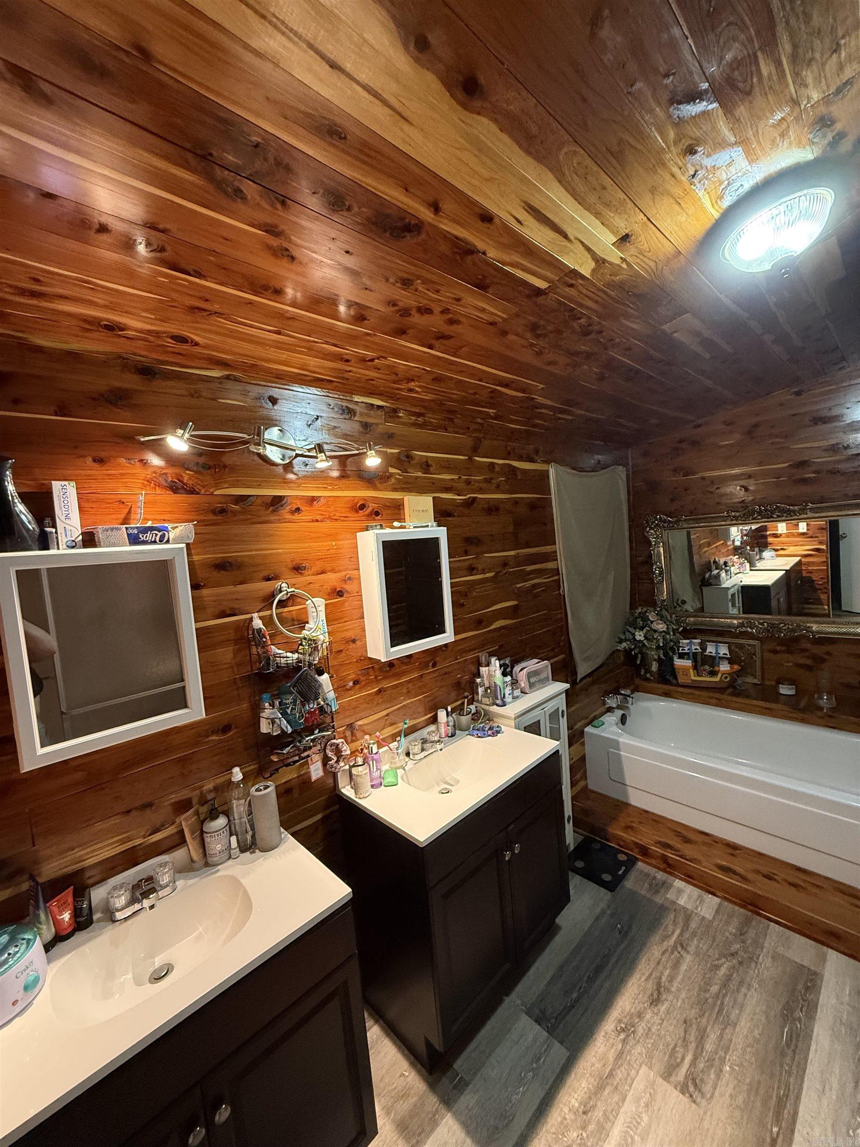 GENTLE ACRES - Residential