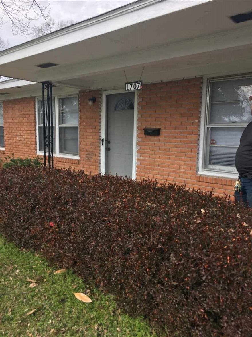 3BR/1BA rental home. 1 car carport