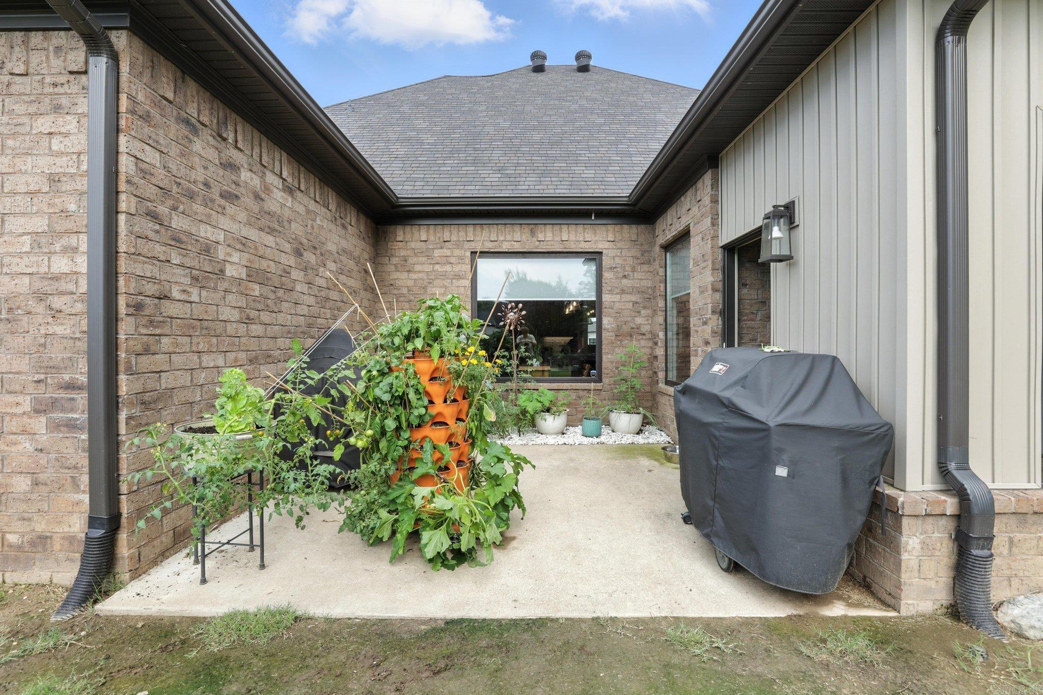 WEST LAKE VILLAGE - Residential