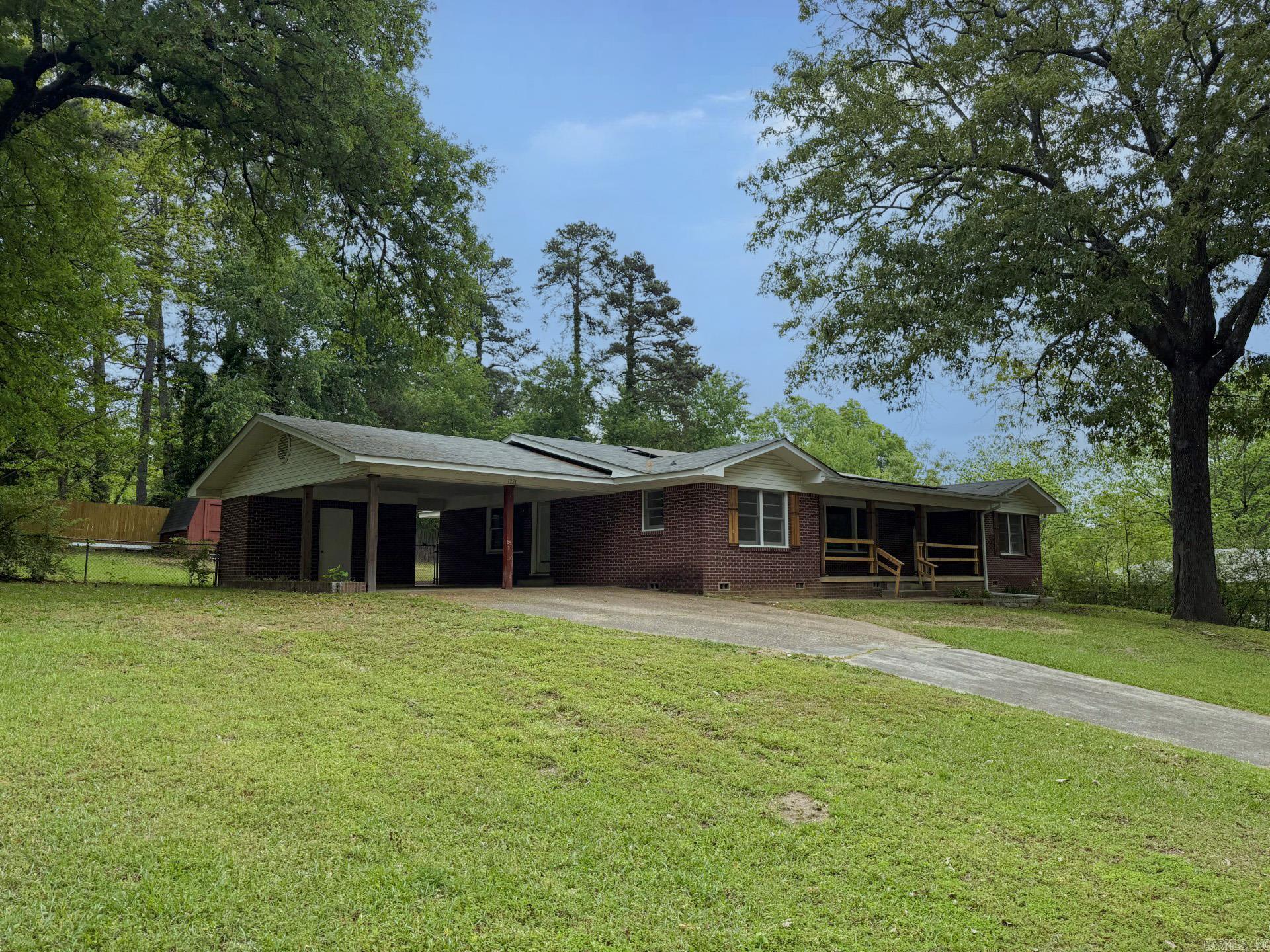 FOREST HILLS - Residential