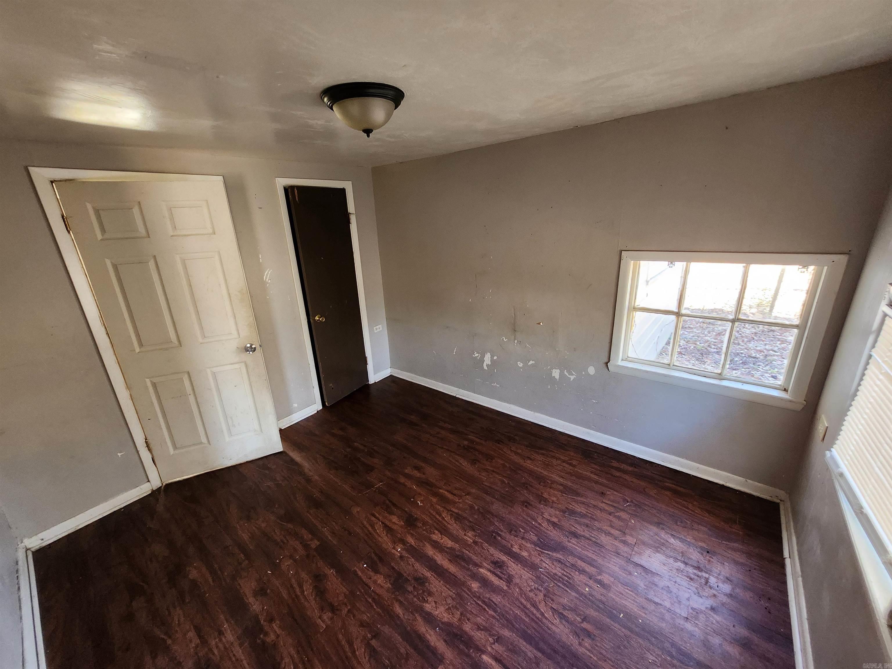 BARROW JOHN - Residential