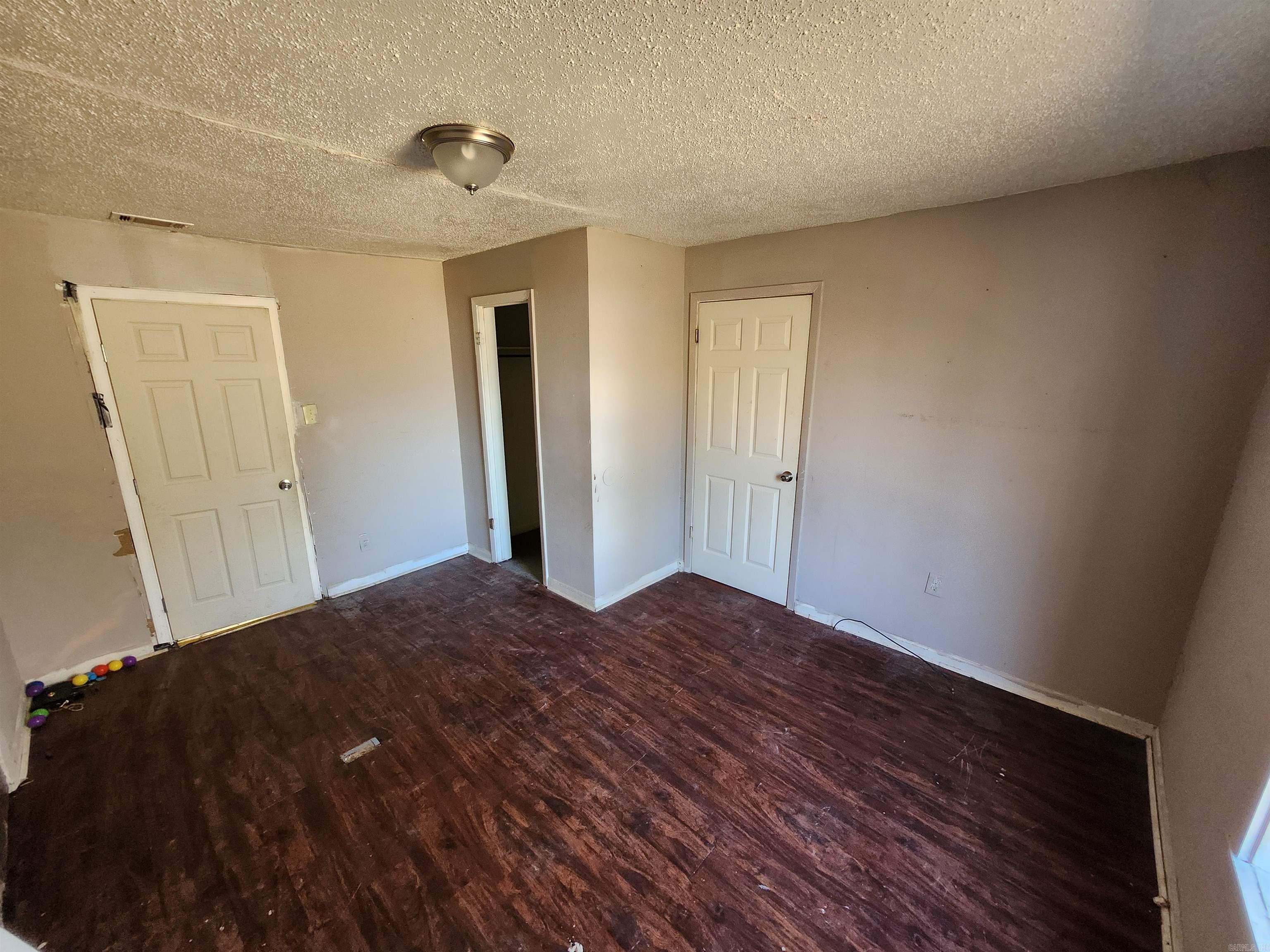 BARROW JOHN - Residential