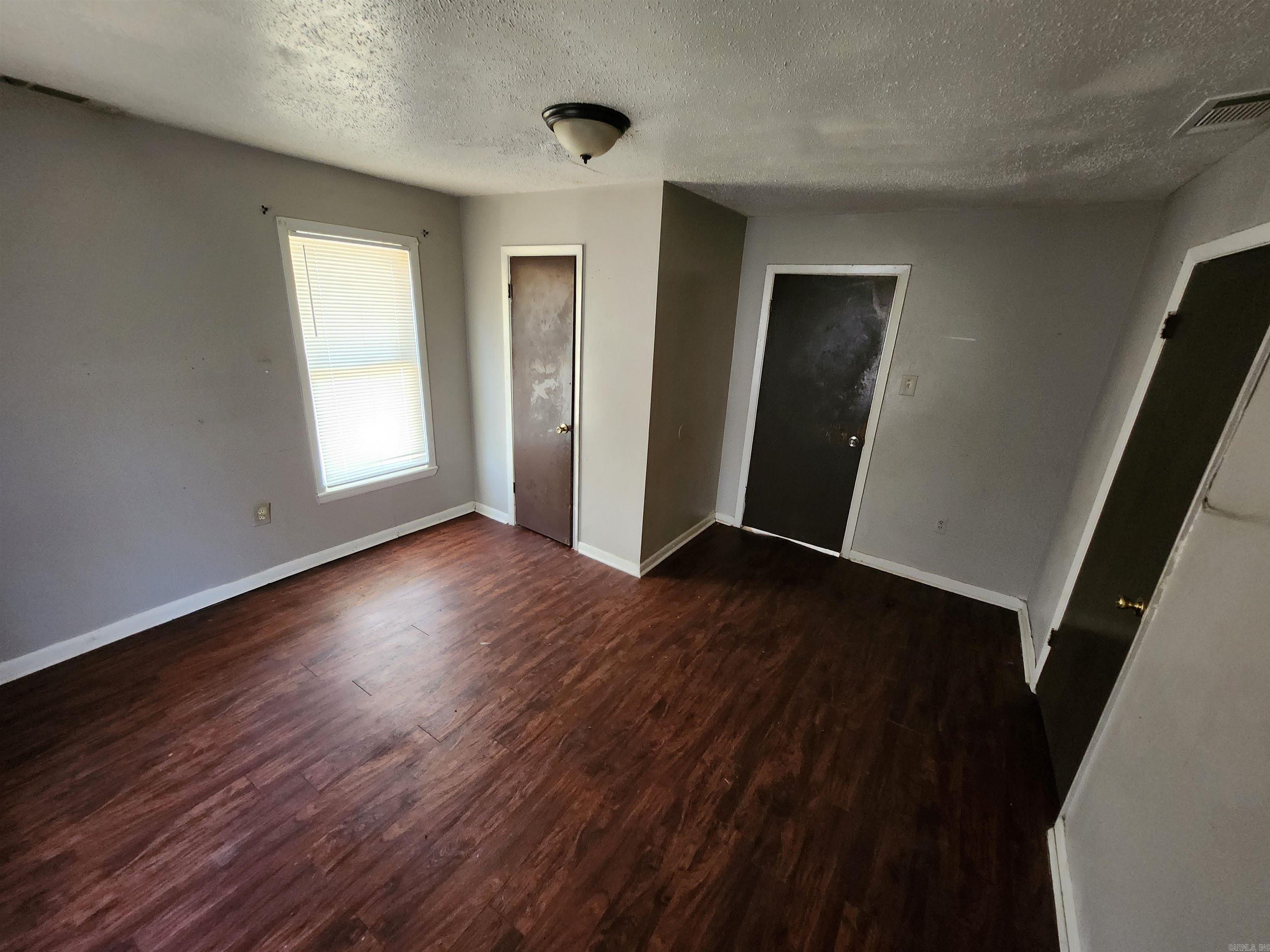 BARROW JOHN - Residential