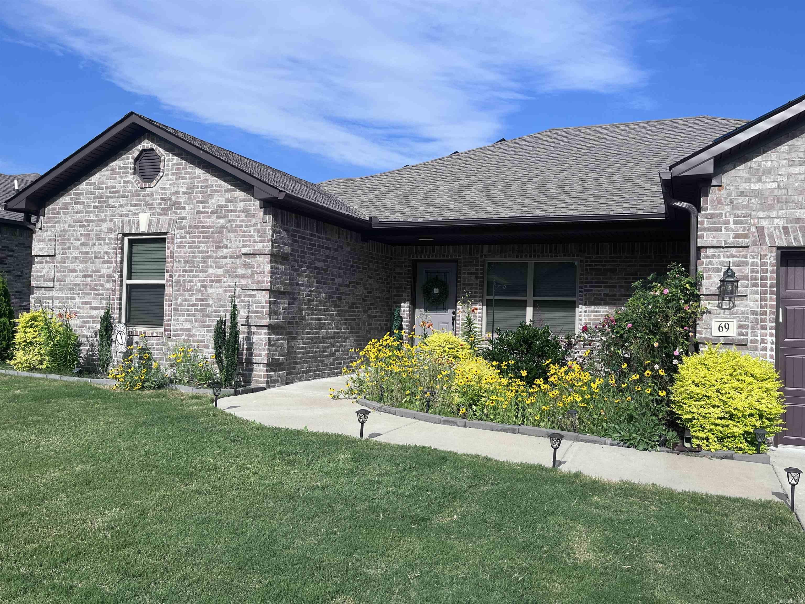 HERITAGE MEADOWS - Residential Lease