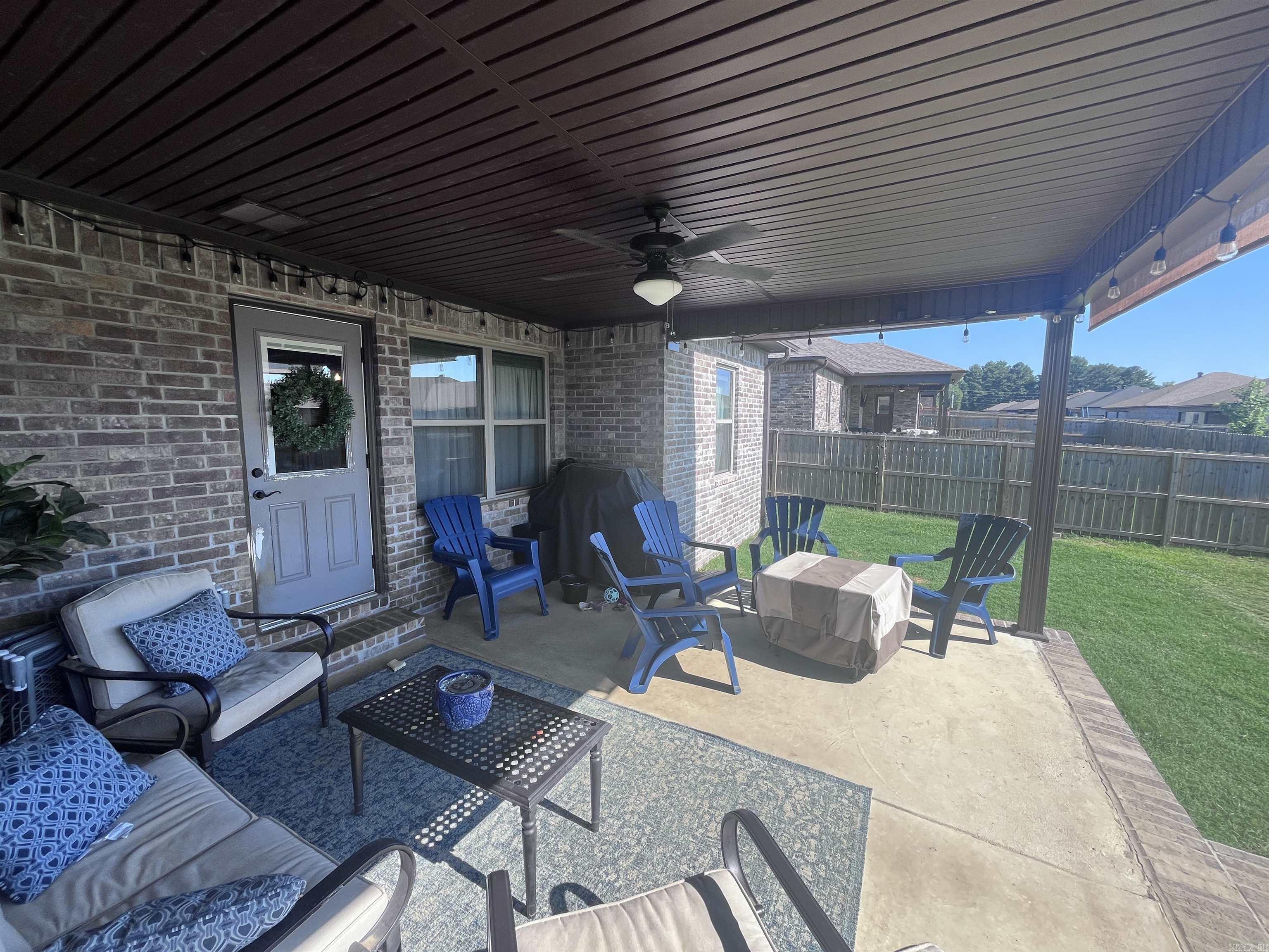 HERITAGE MEADOWS - Residential Lease