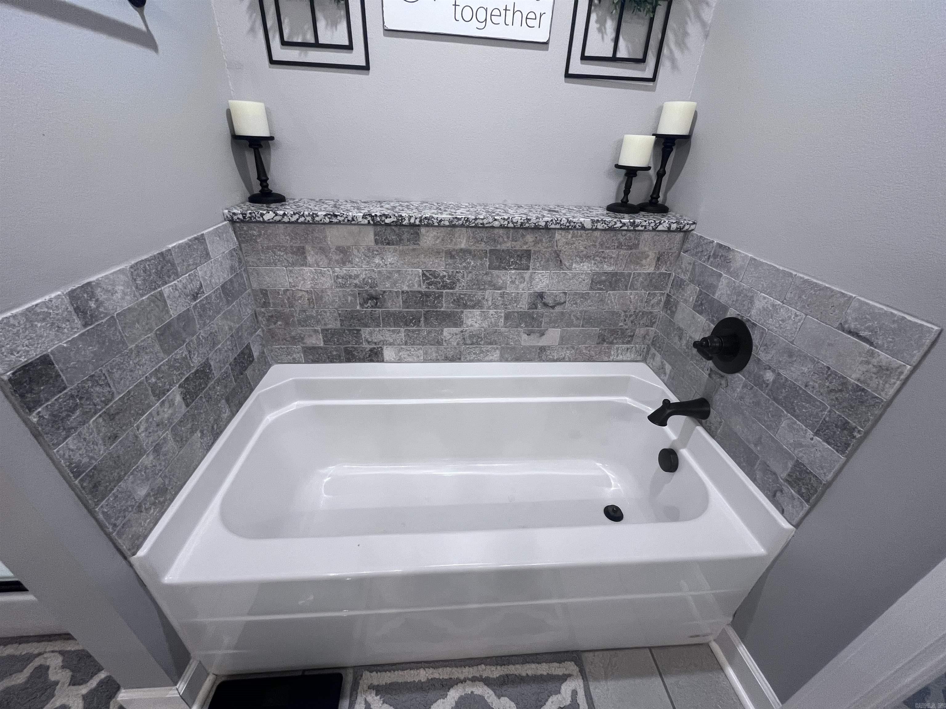 HERITAGE MEADOWS - Residential Lease