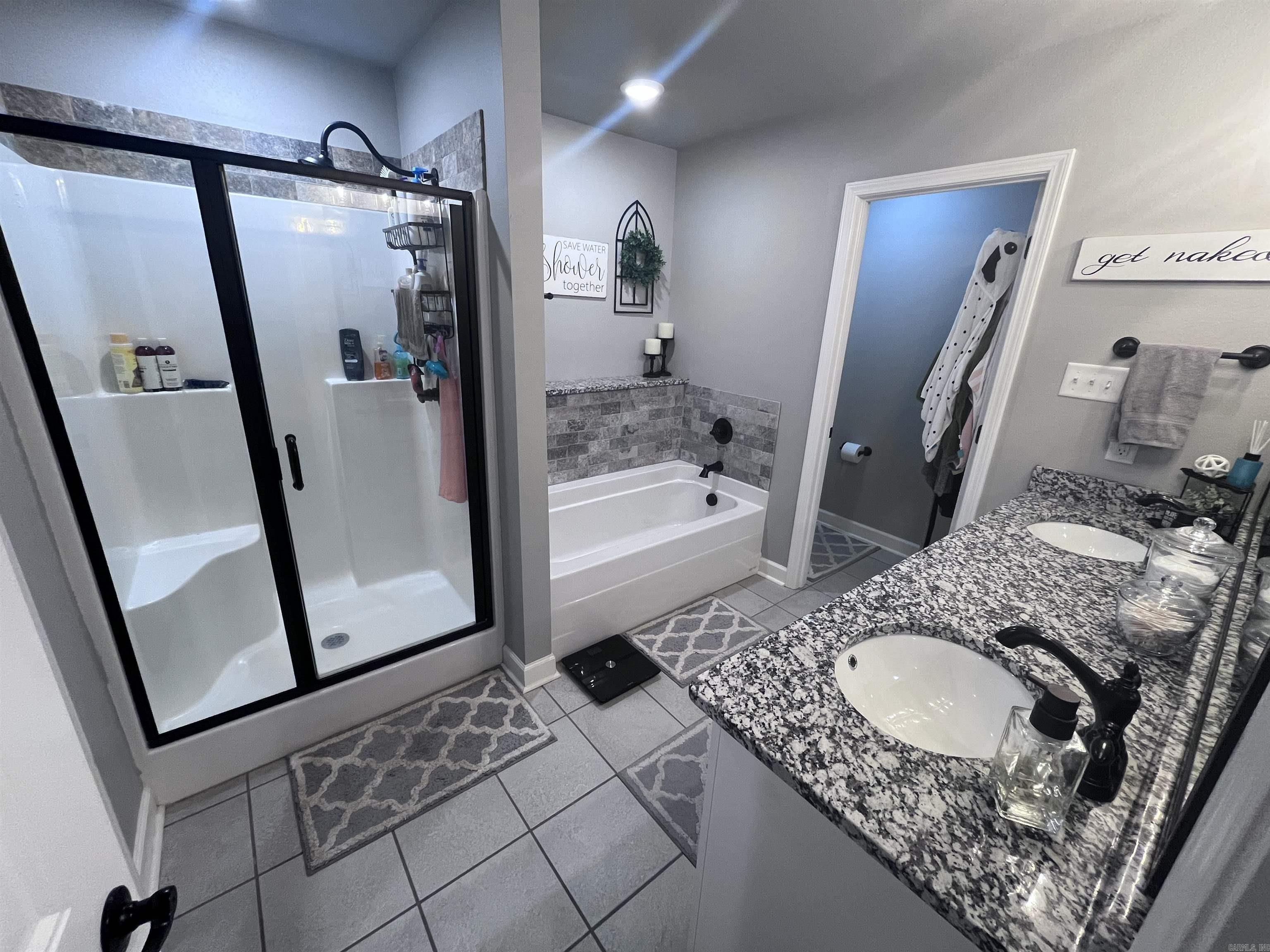 HERITAGE MEADOWS - Residential Lease