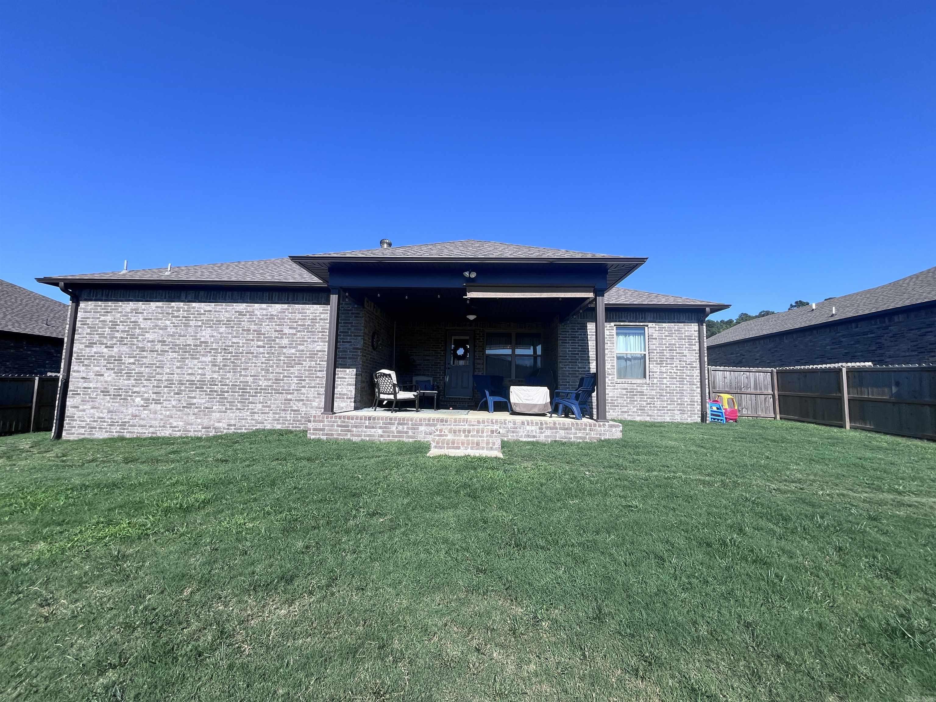 HERITAGE MEADOWS - Residential Lease