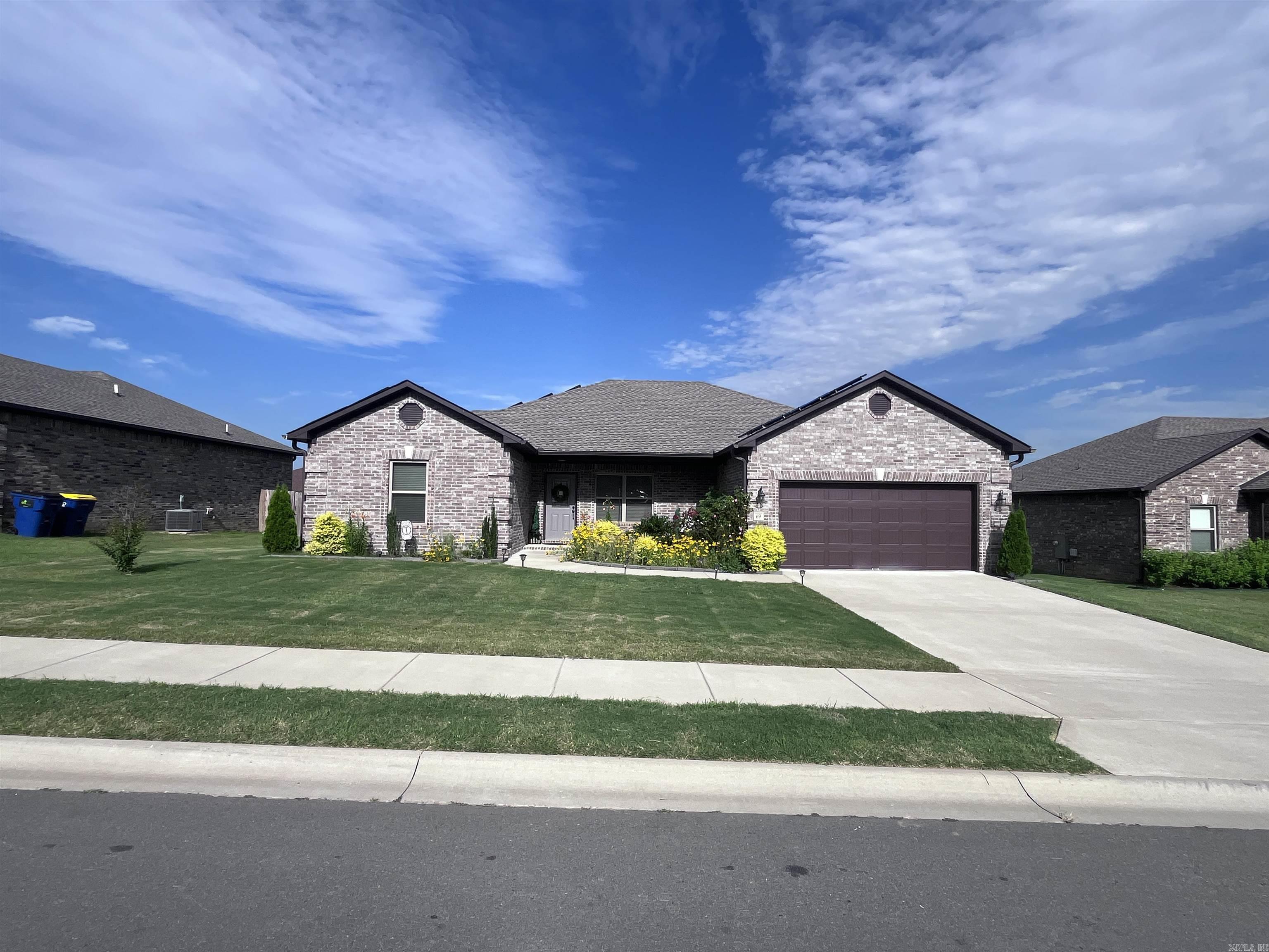 HERITAGE MEADOWS - Residential Lease