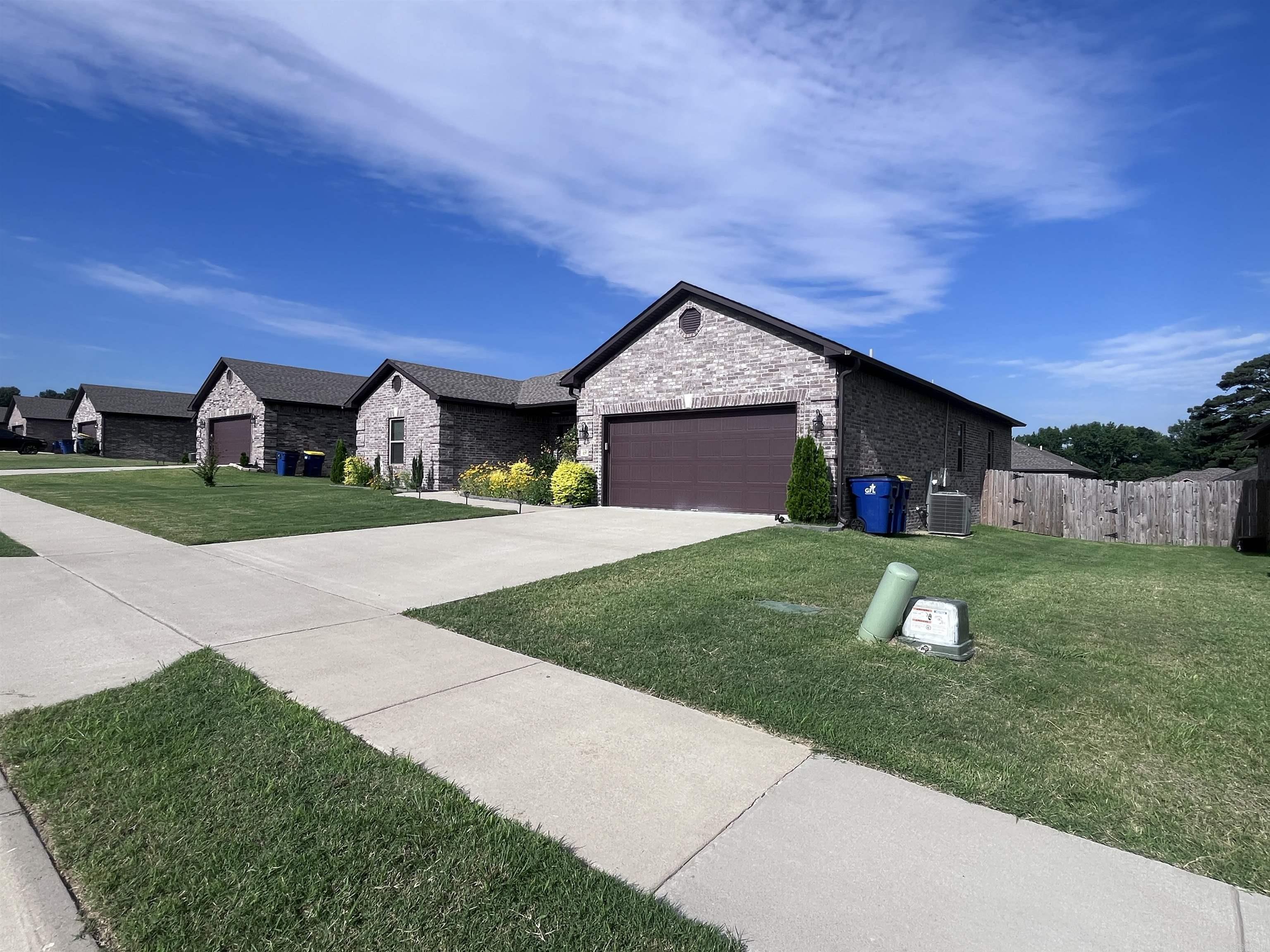 HERITAGE MEADOWS - Residential Lease