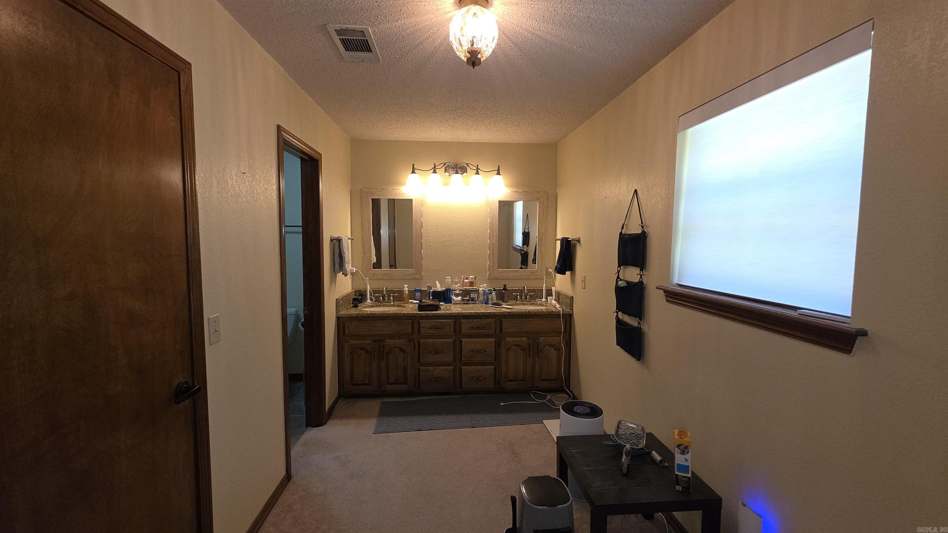 Skyline Manor Unit 1 - Residential