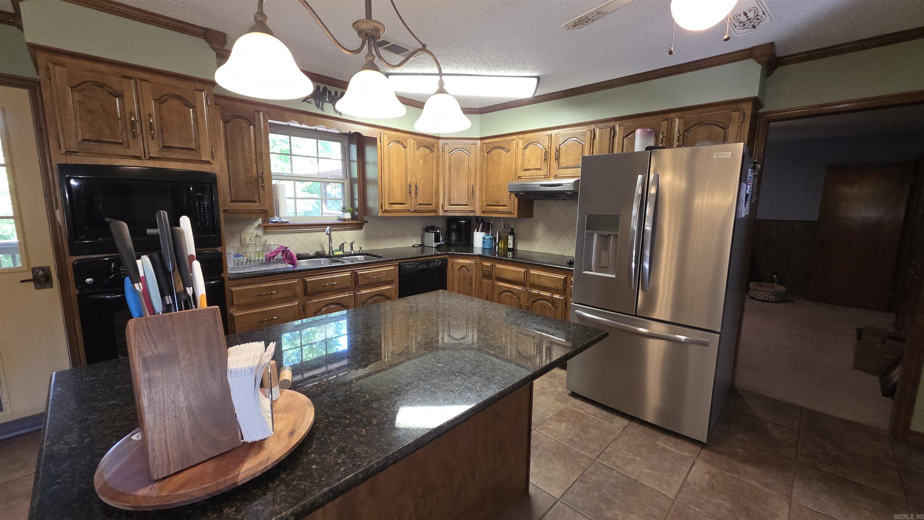 Skyline Manor Unit 1 - Residential