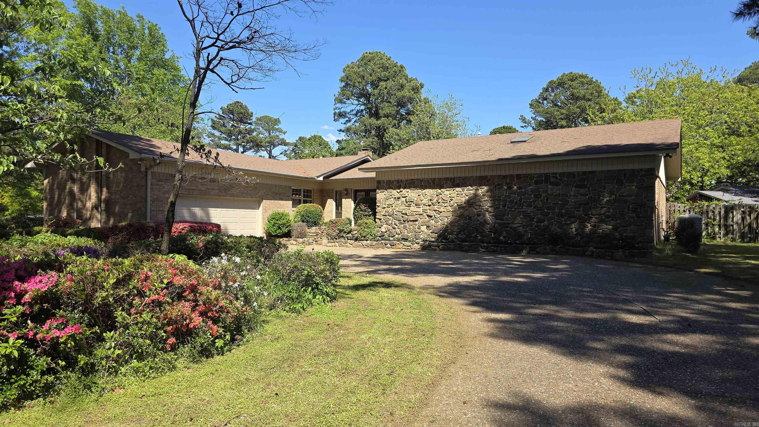 Skyline Manor Unit 1 - Residential