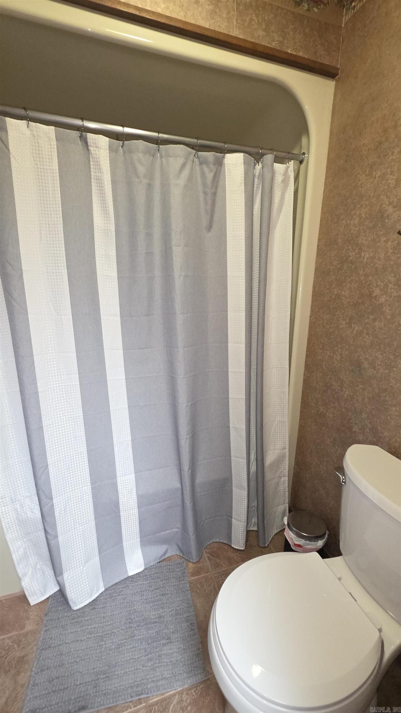 Skyline Manor Unit 1 - Residential