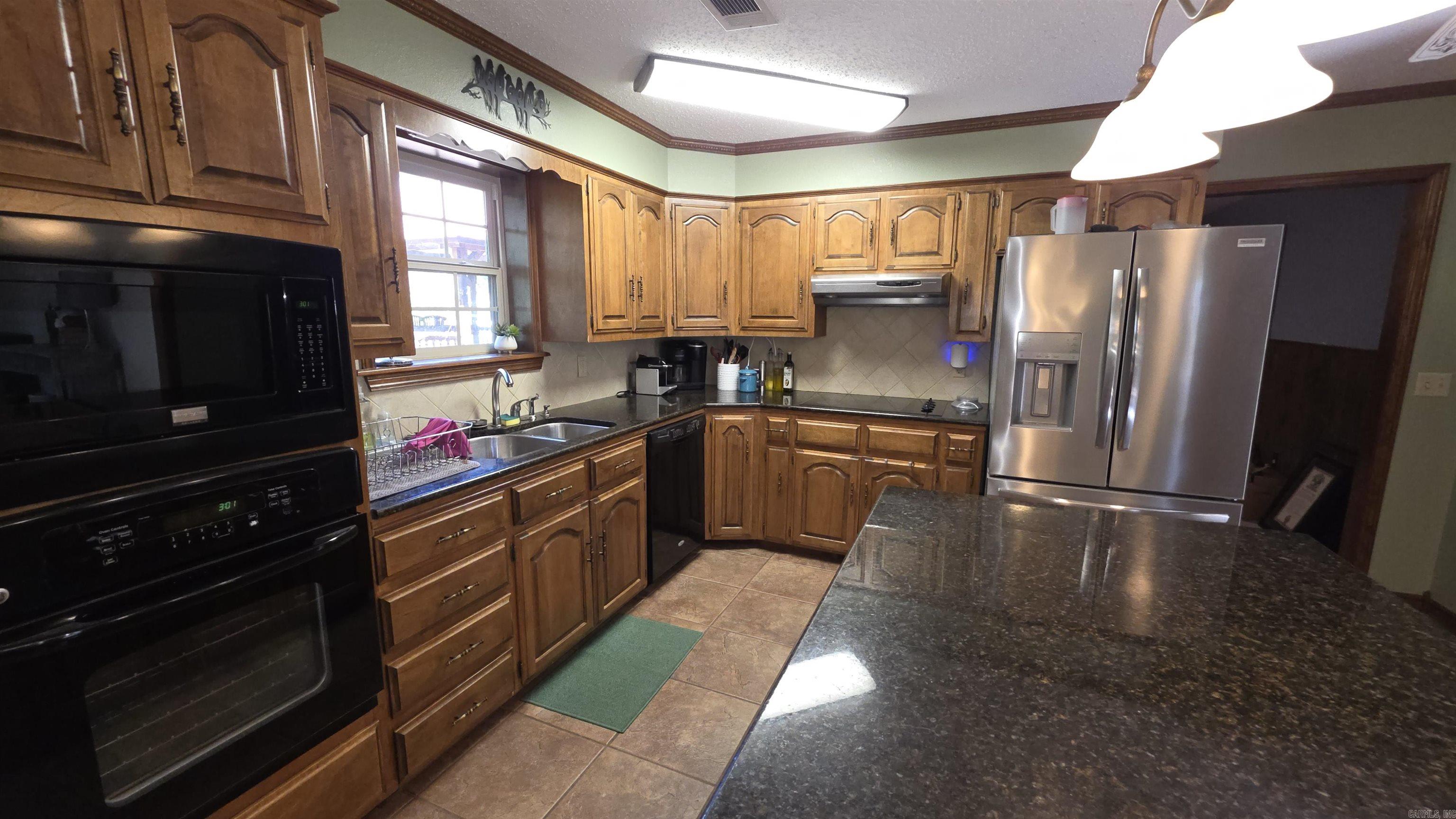 Skyline Manor Unit 1 - Residential