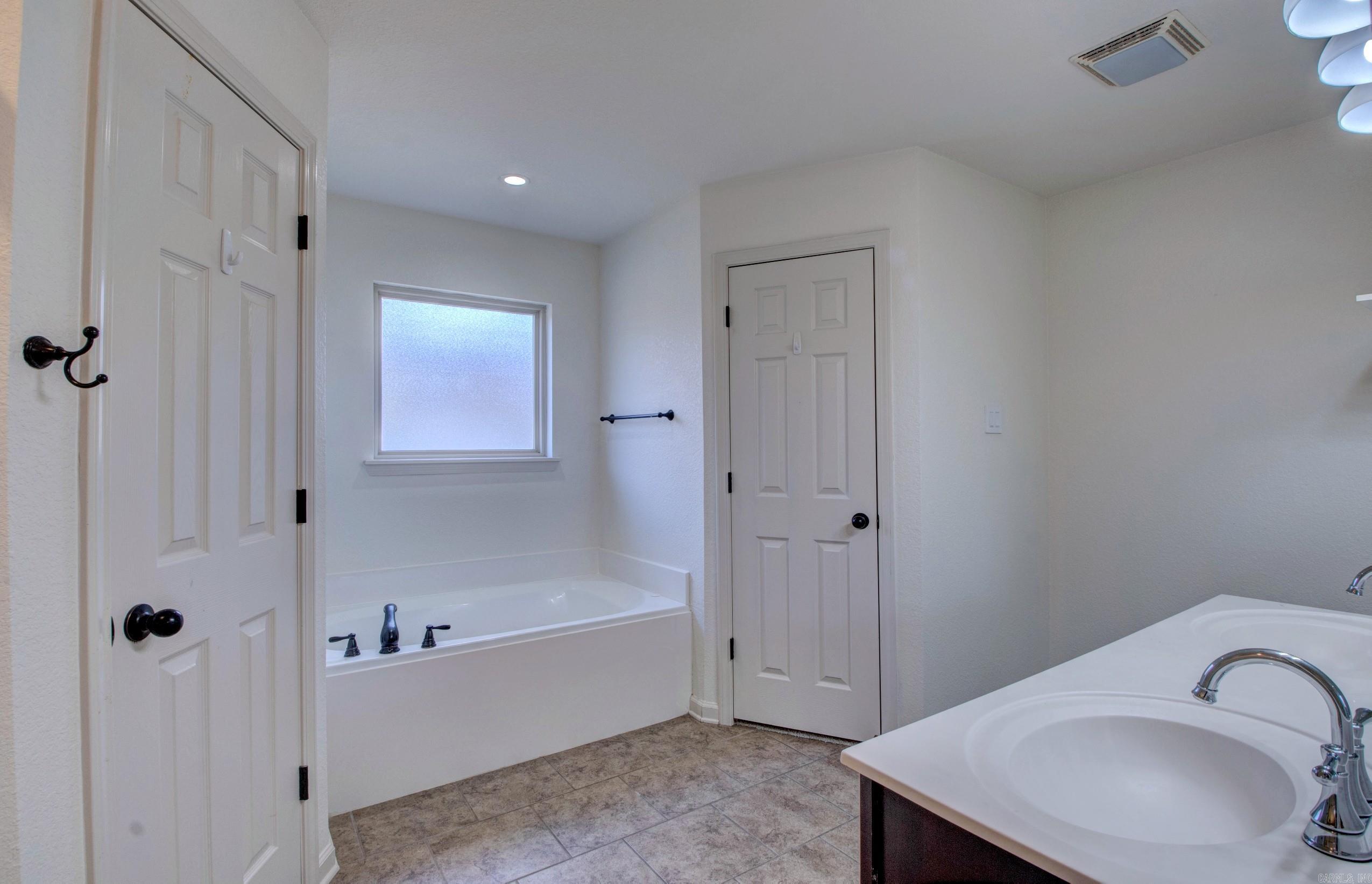 SOUTHERN COMFORT ESTATES - Residential