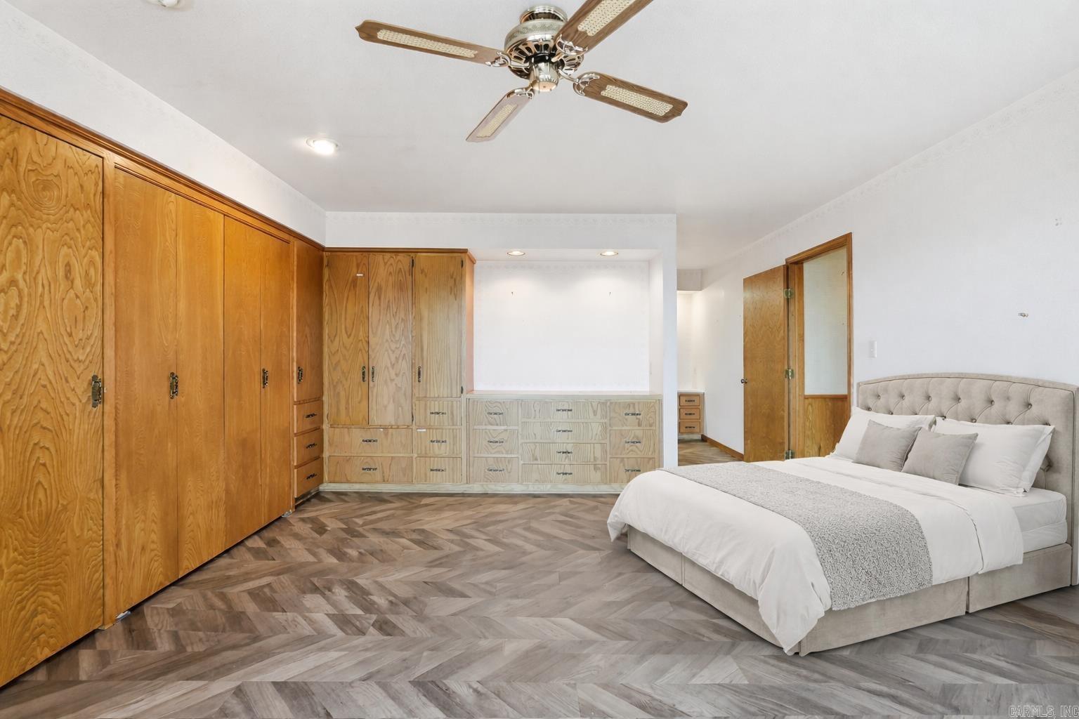 CHELSEA GLADE - Residential