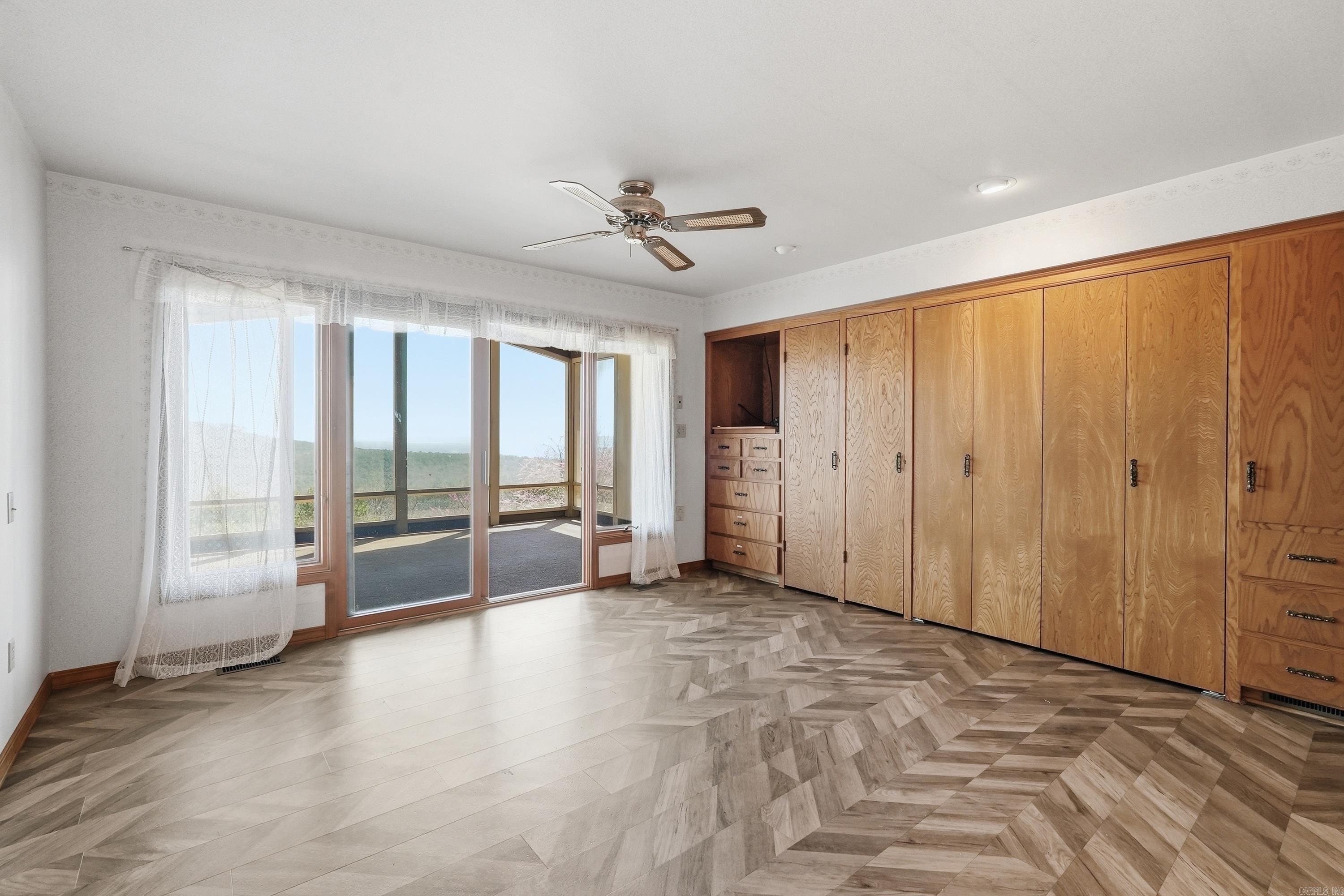 CHELSEA GLADE - Residential