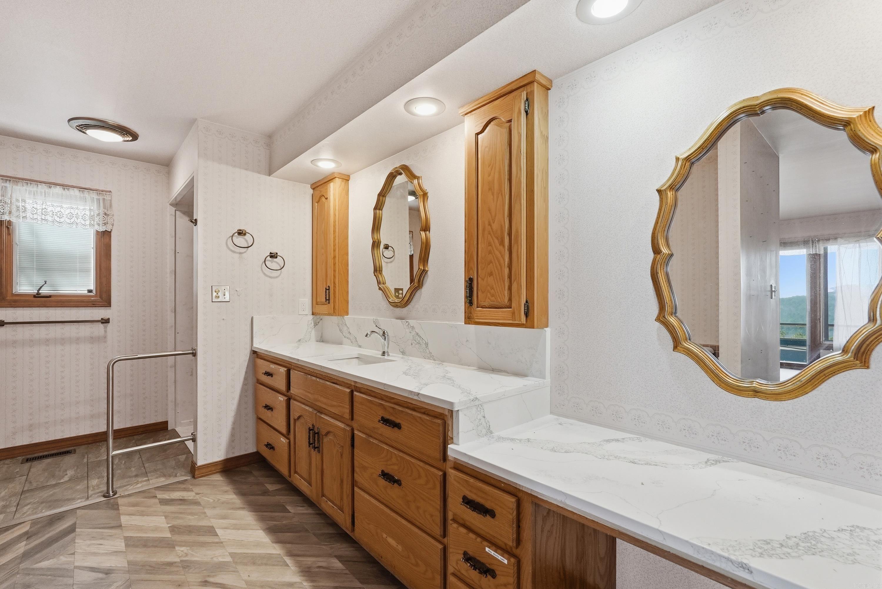 CHELSEA GLADE - Residential