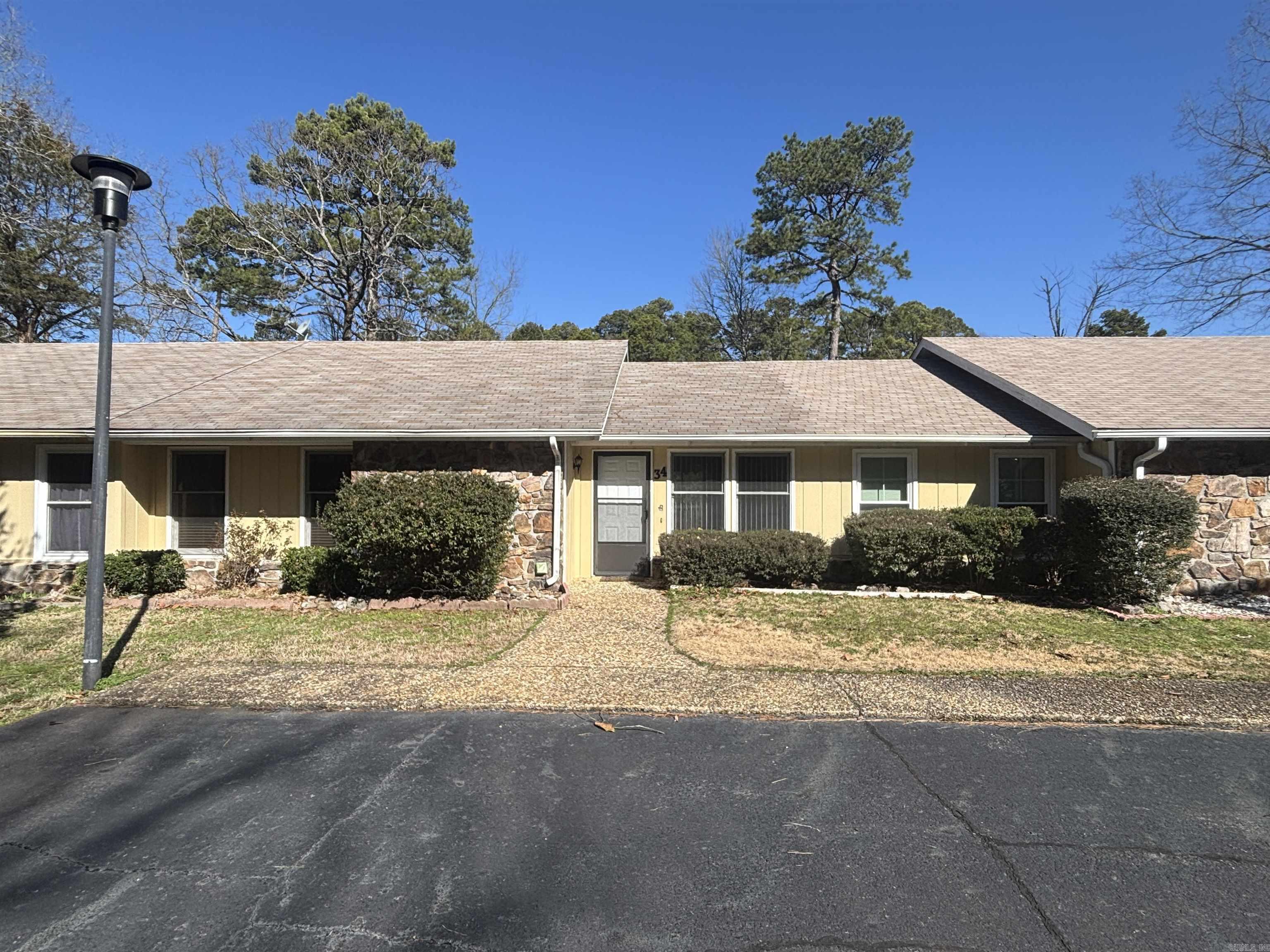 VALENCIA COURTS - Residential