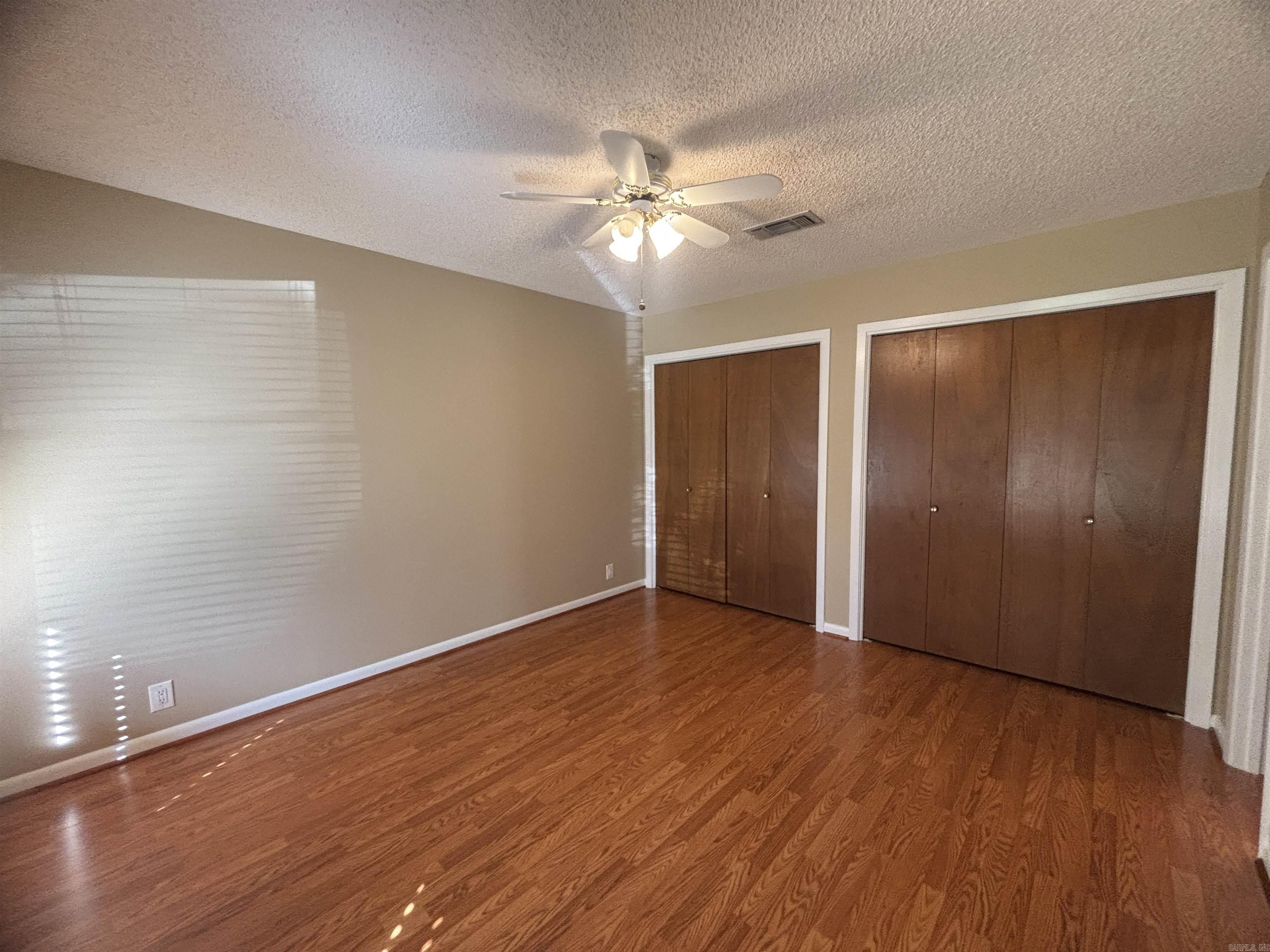 VALENCIA COURTS - Residential