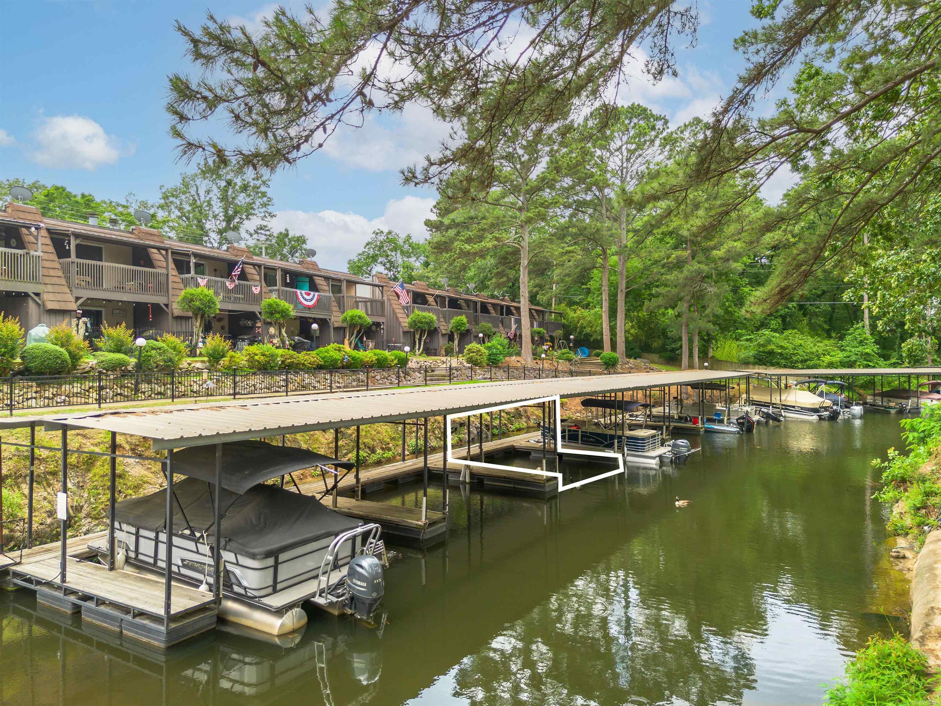 DISCOVERY BAY COLONY REG. - Residential