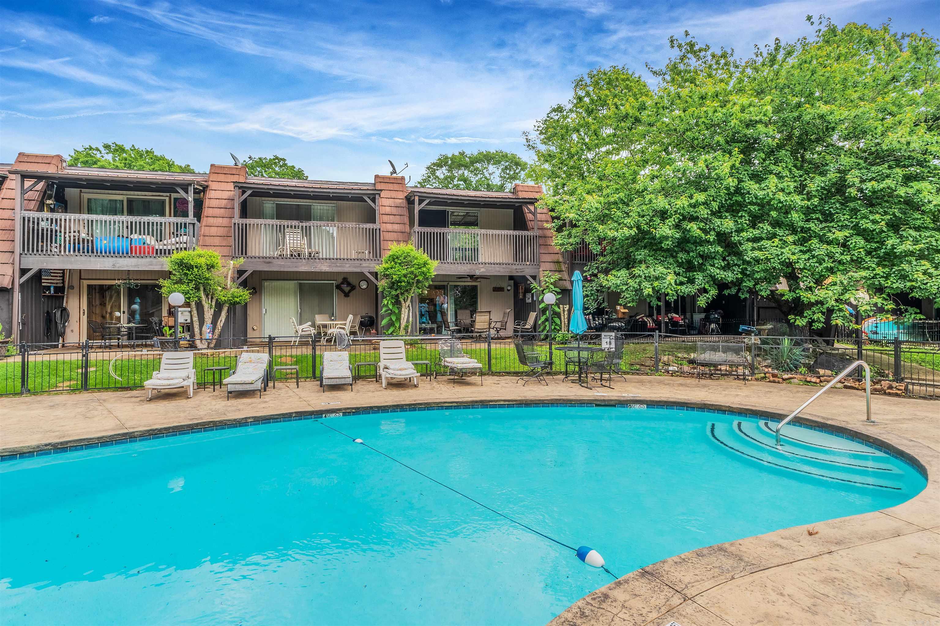 DISCOVERY BAY COLONY REG. - Residential