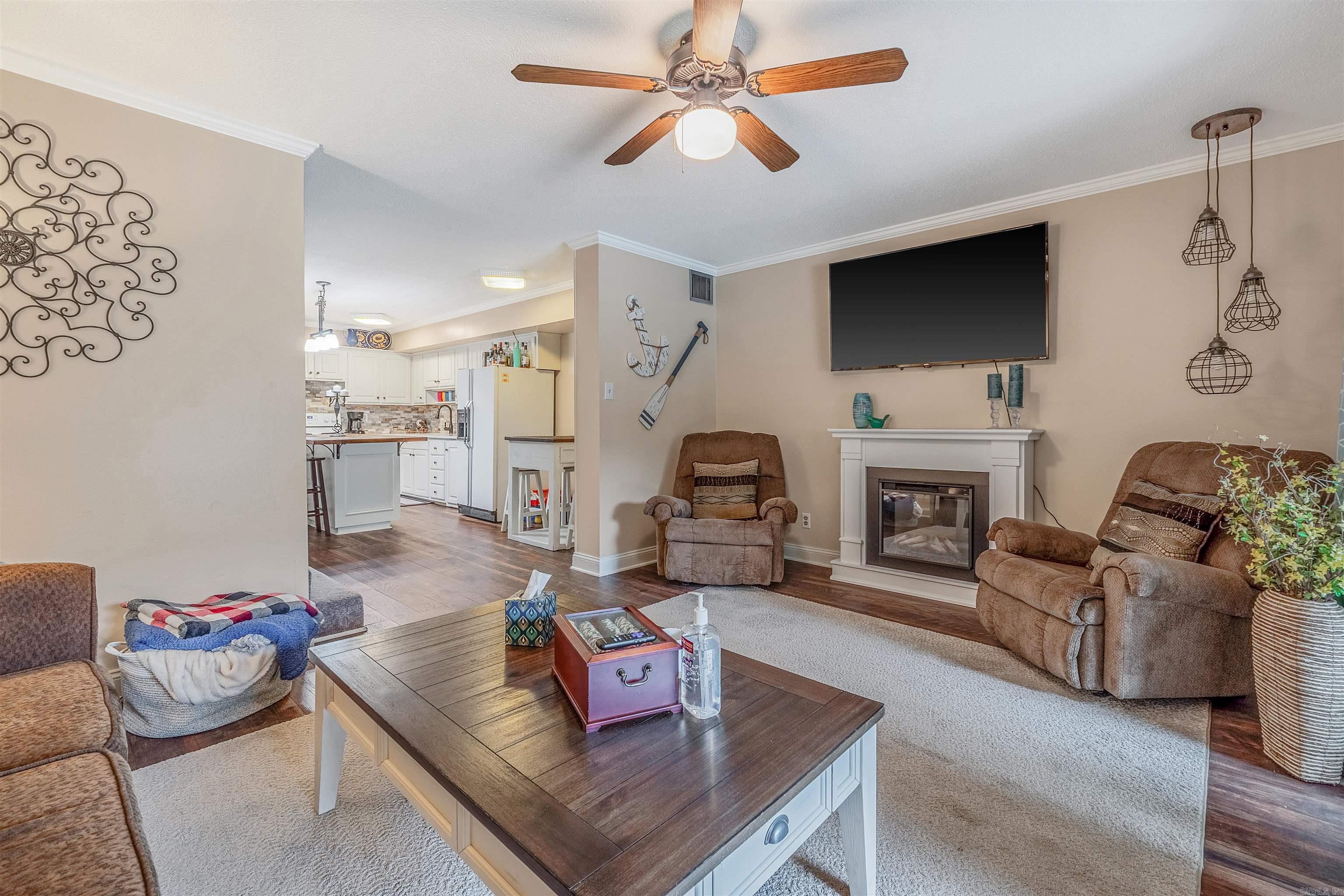 DISCOVERY BAY COLONY REG. - Residential