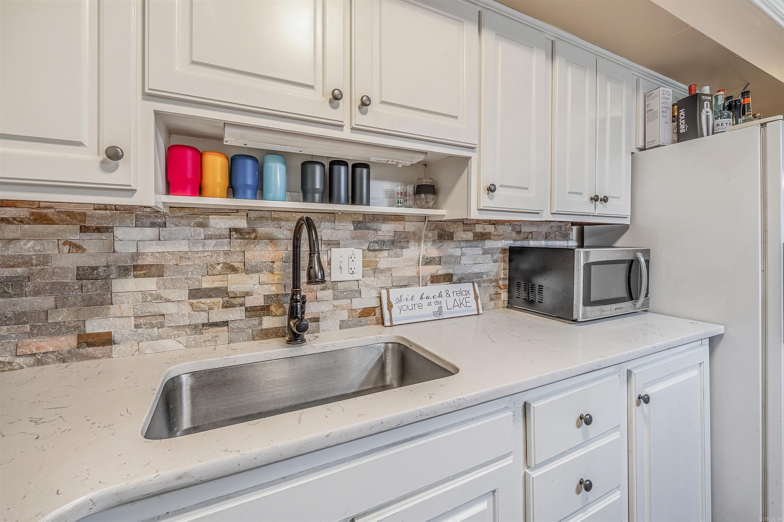 DISCOVERY BAY COLONY REG. - Residential