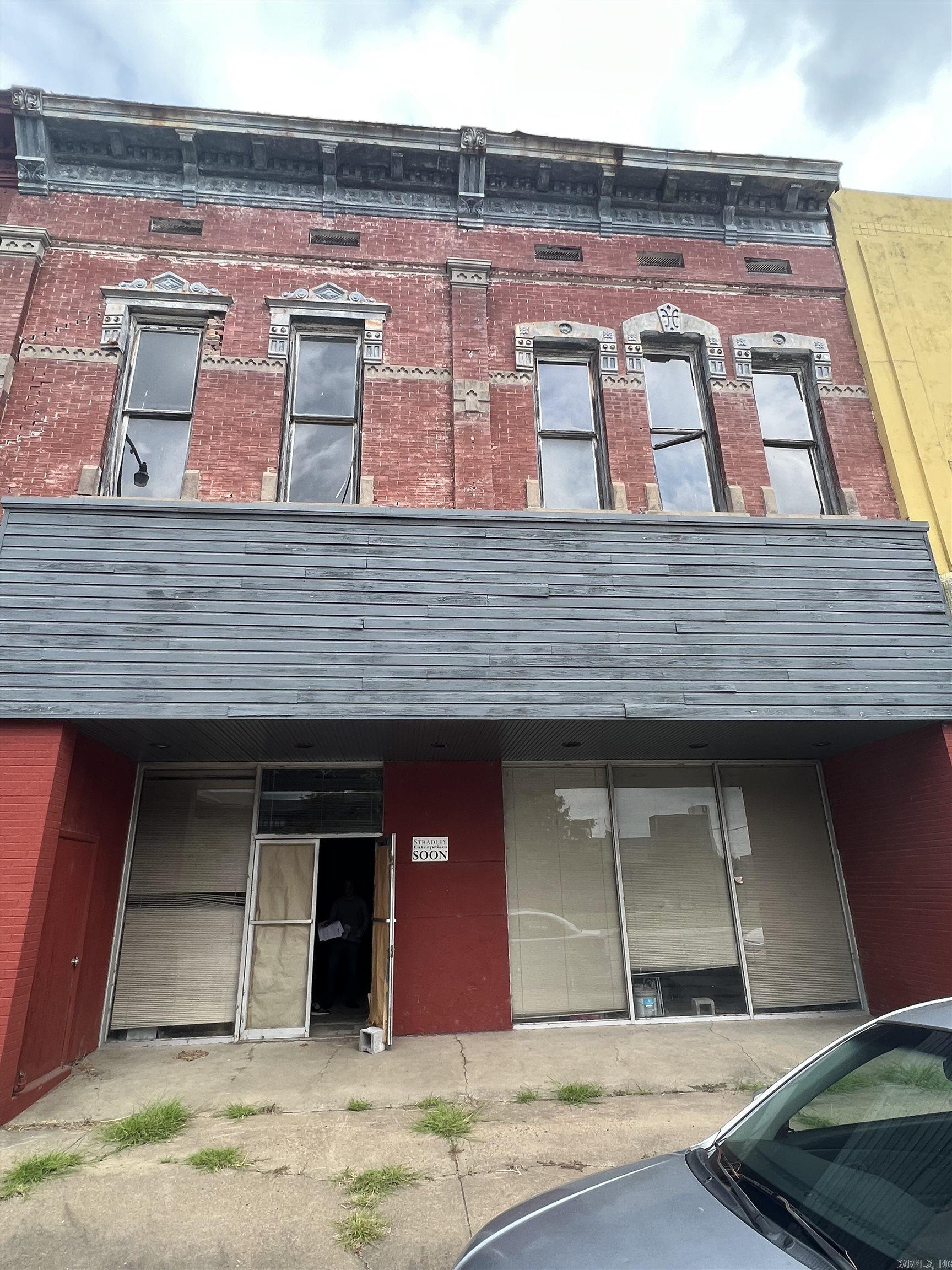 Old Town - Commercial Sale