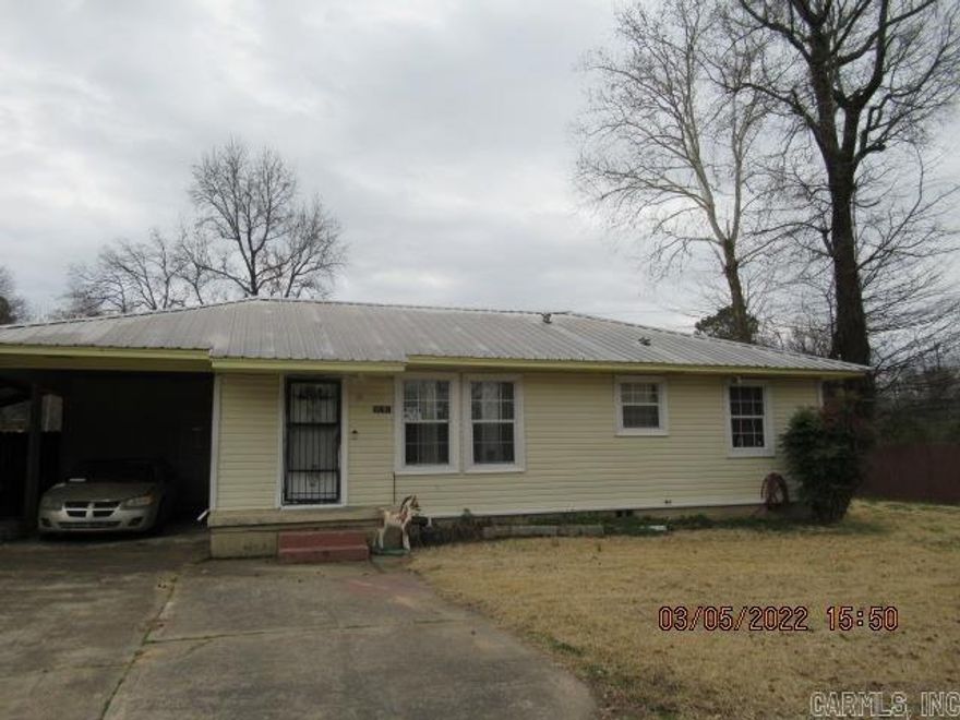 Rental close to main road of Col Glenn along with the Interstate; large fenced yard (No Pets Pls) Home is 3 BDRM 1Bth; flooring is tile; LRM and Kitchen/Dining is open and spacious; All BDRMS on one side of home; Owner has personal items that will be removed once rented;Covered car pad; gated for your privacy; Tenant will be responsible for lawn care. EZ show;Vacant