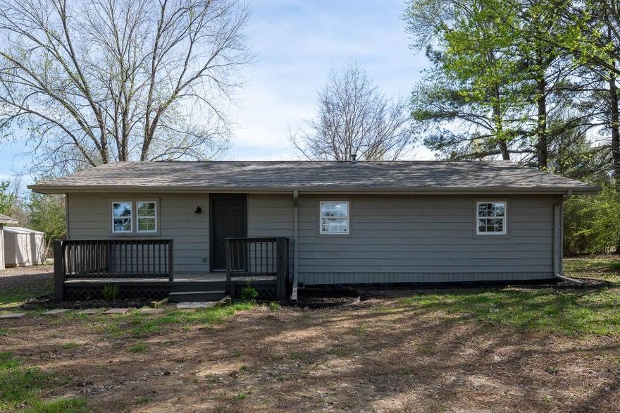 FANTASTIC 3 BED 2 BATH HOME ON AROUND 5 ACRES AND SHOP. THIS HOME FEATURES NEW PAINT, NEW FLOORING, NEW APPLIANCES, NEW ROOF, NEW HVAC, NEW HOT WEATER AND MUCH MORE. SUPER CLEAN AND MOVE IN READY.