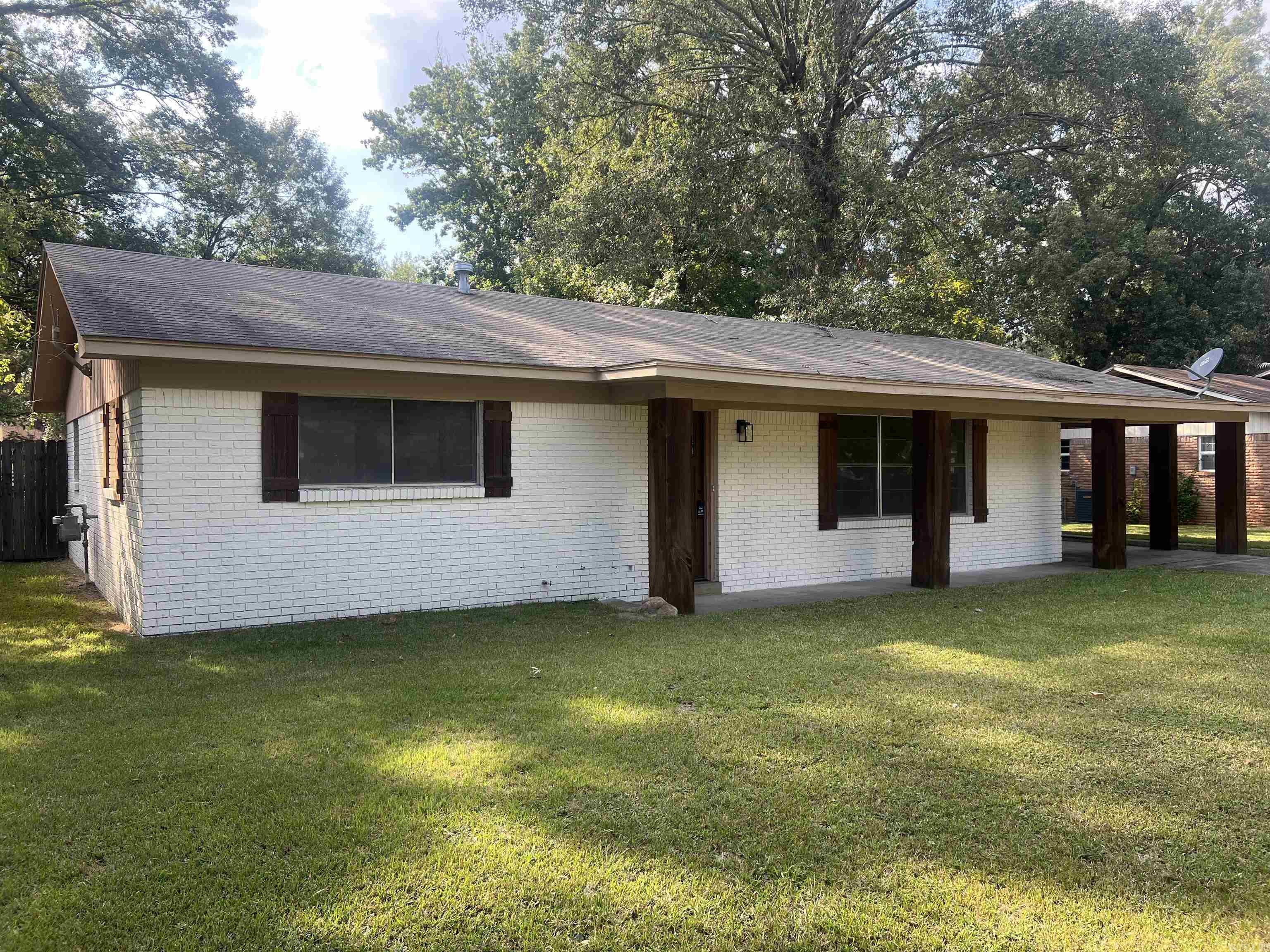 Welcome to this charming two-bedroom, one-bath home located inside the Texarkana, Arkansas city limits. This newly remodeled property has been thoughtfully updated with all-new fixtures and modern finishes throughout. The kitchen features a beautiful butcher block countertop and opens into a spacious kitchen/living/dining combo - perfect for everyday living and entertaining. A bonus room provides the flexibility to be used as an office, playroom, or additional living space. The home’s fresh updates give it a cozy, inviting feel, making it move-in ready for its next owner.