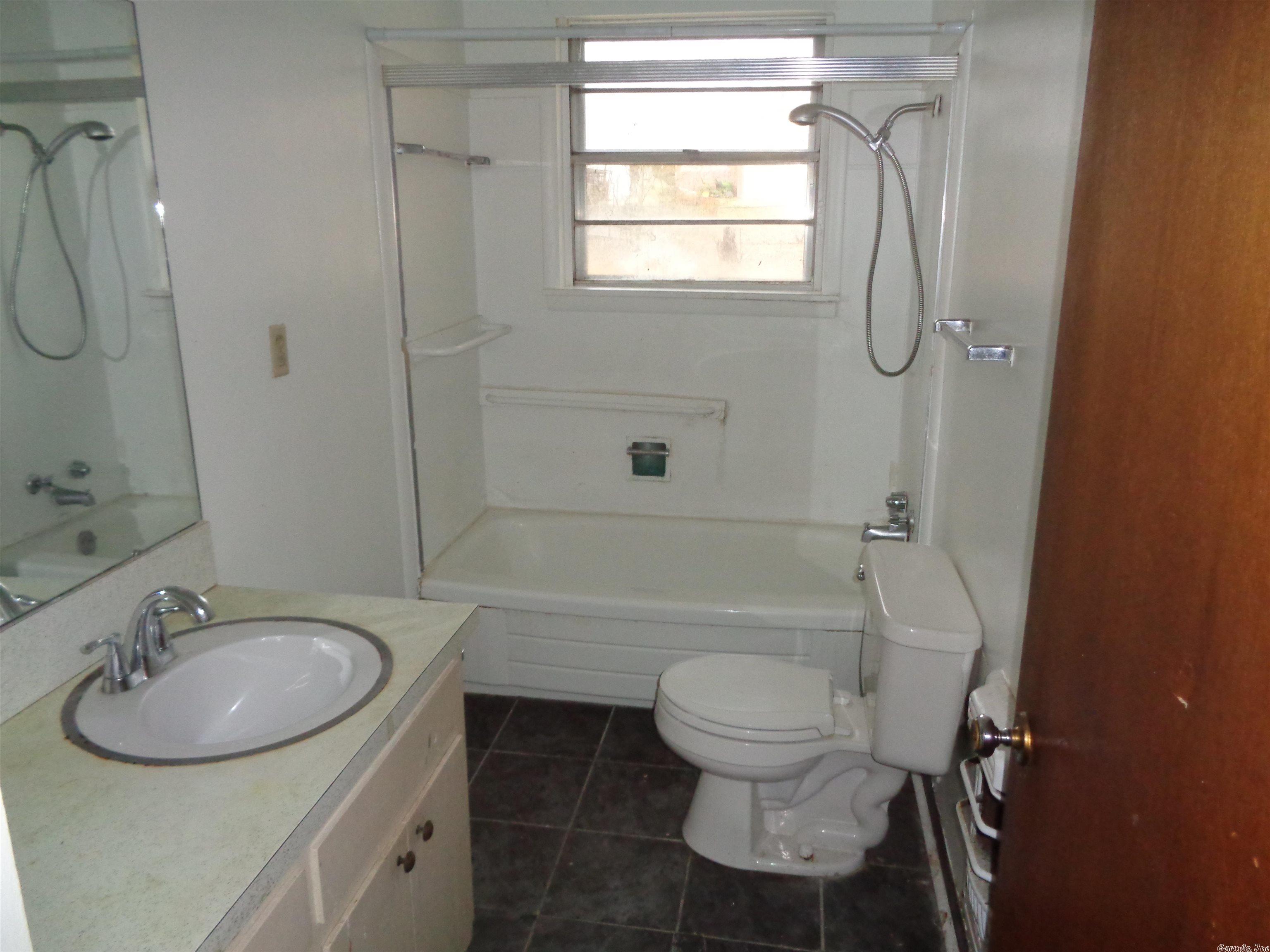 Adams Replat No 1 - Residential Lease