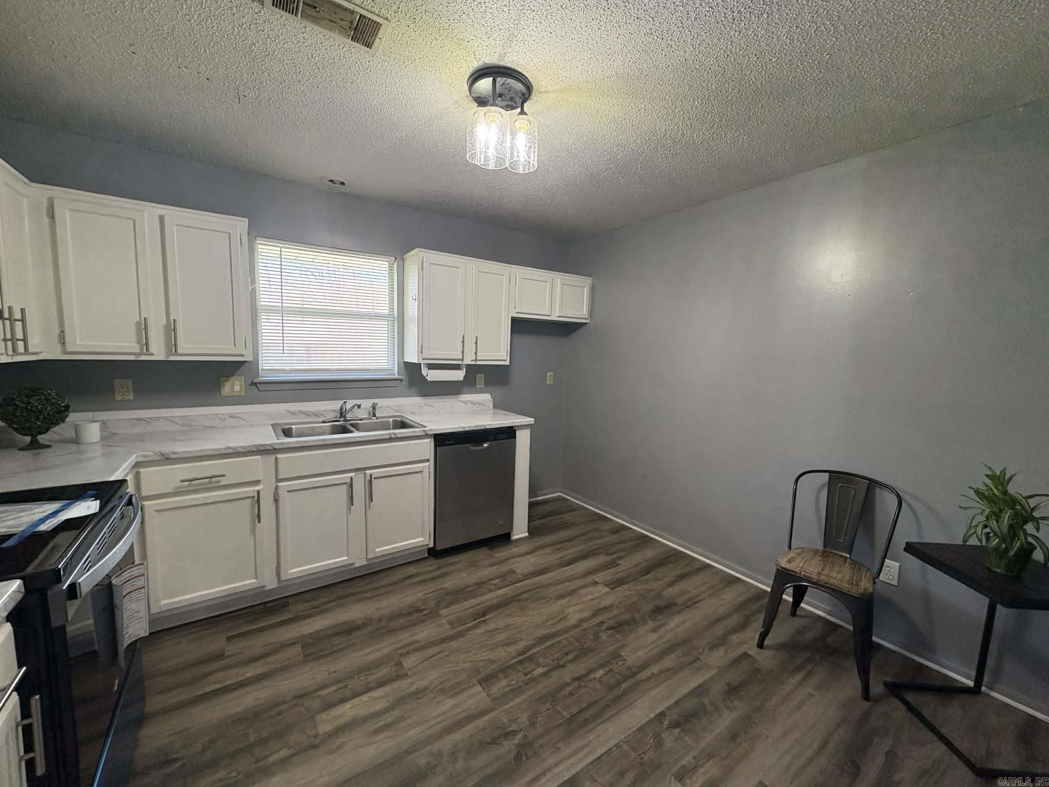 MEADOWLARK - Residential