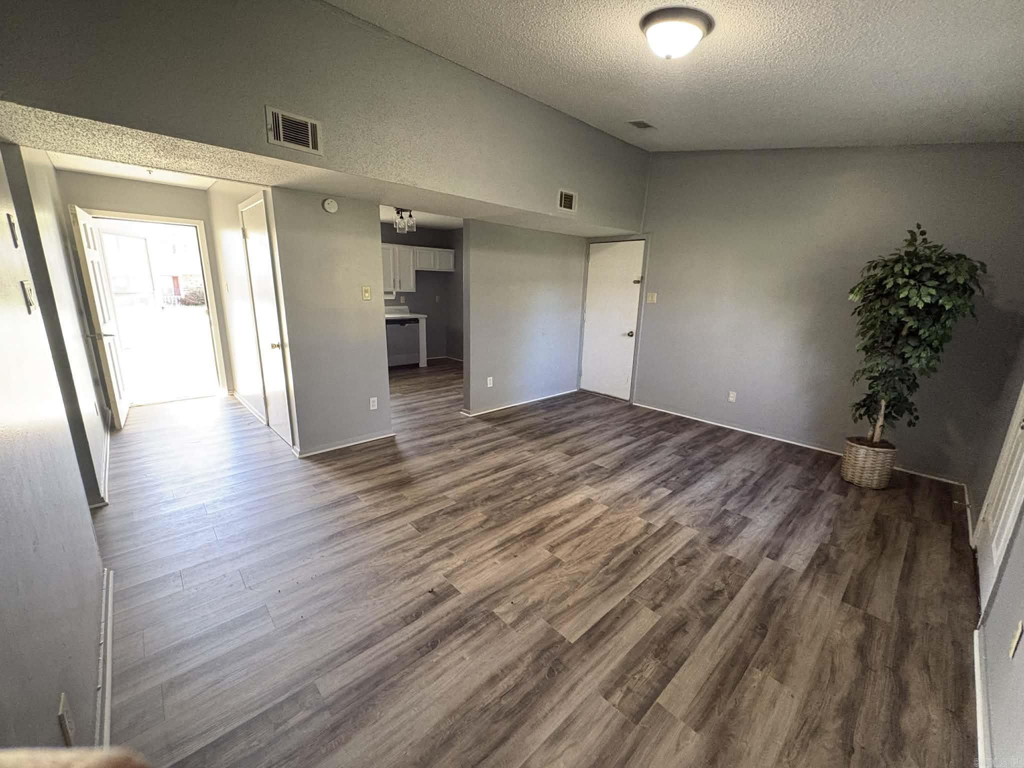 MEADOWLARK - Residential