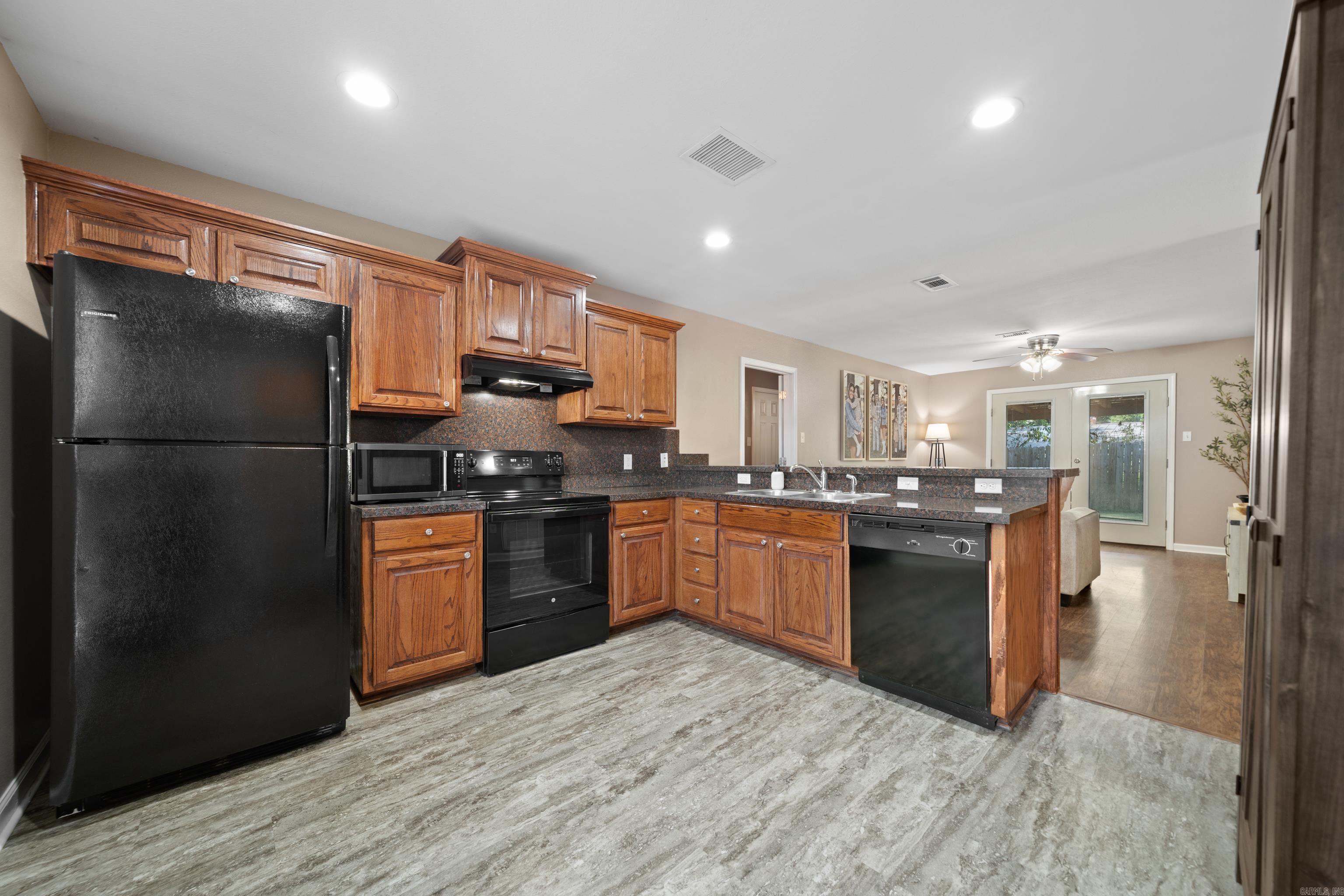 PINE GROVE - Residential