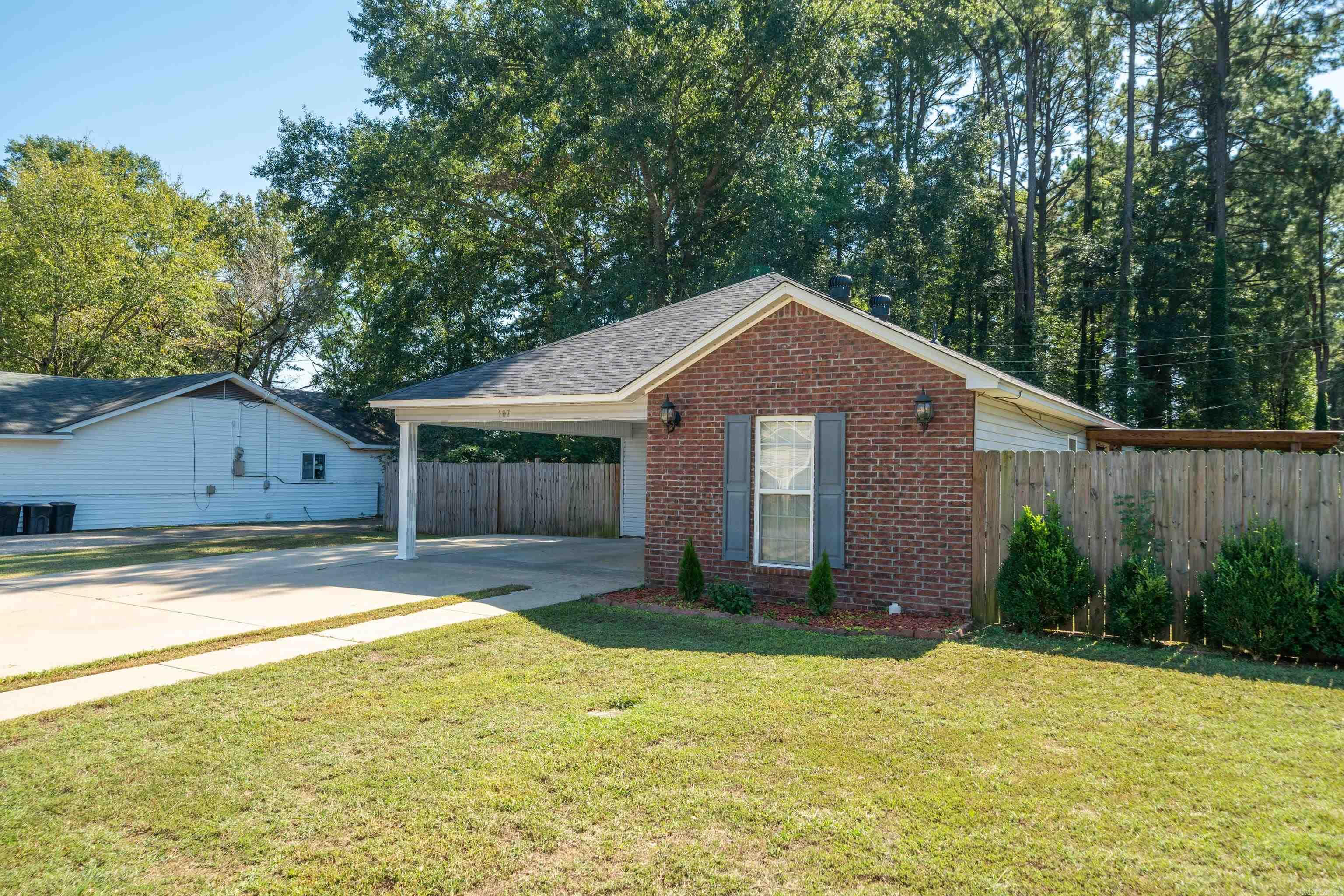 PINE GROVE - Residential